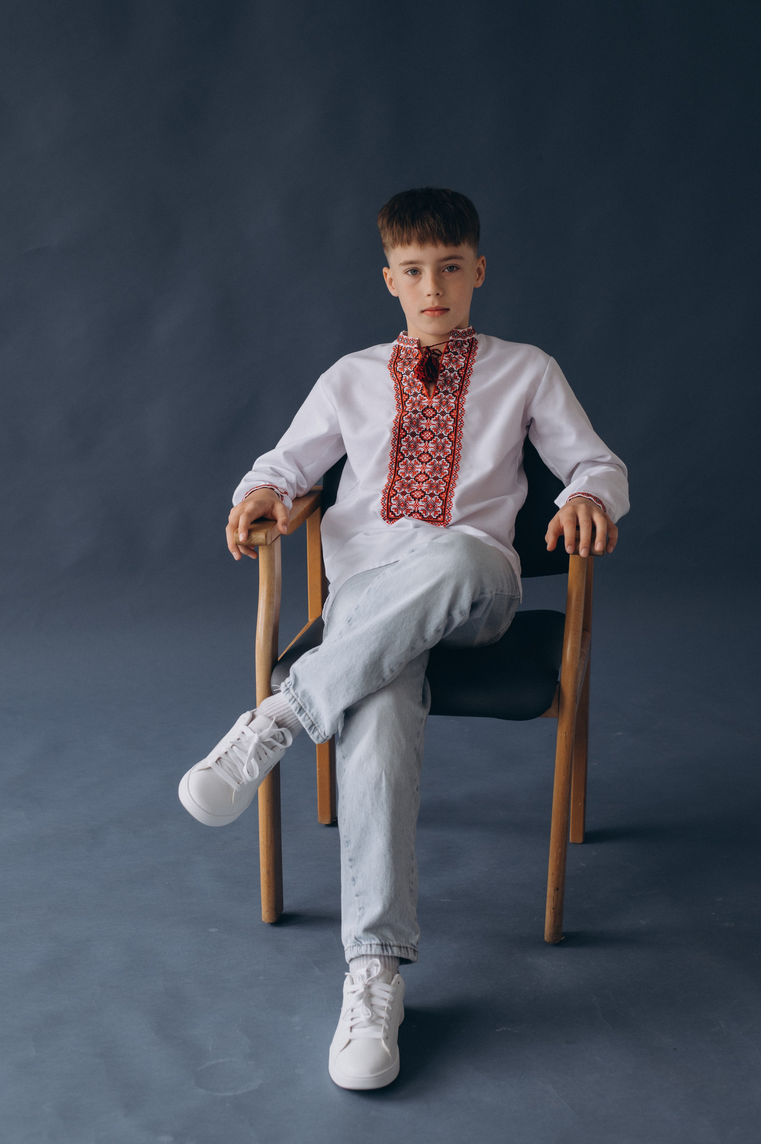 Шкільна фотосесія на віньєтки Тернопіль, фотосесія випускників Тернопіль, зйомка на віньєтки, шкільні фотоальбоми Тернопіль. Сімейний, дитячий та індивідуальний фотограф в м. Тернопіль, м. Львів