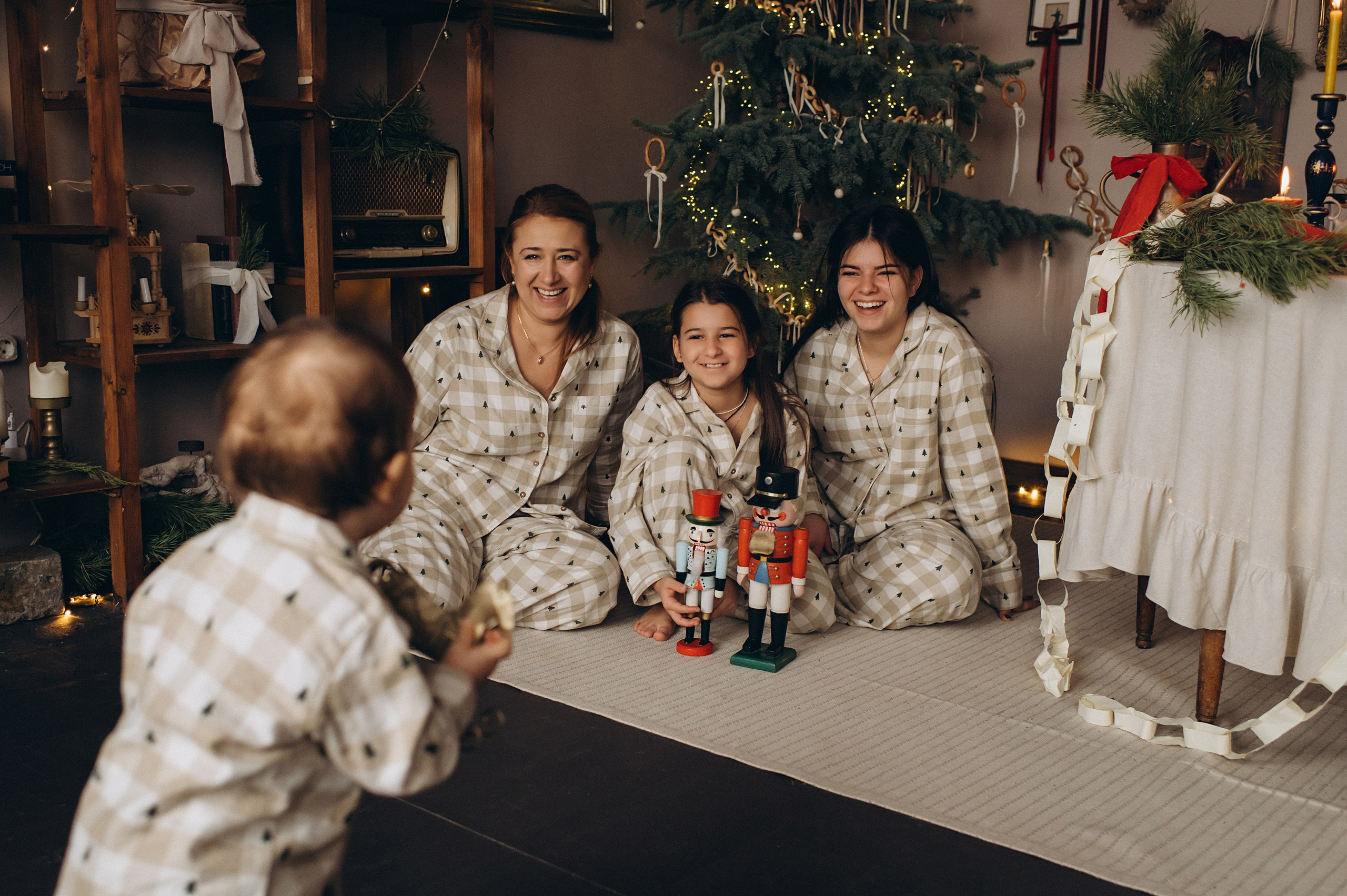 Перший тортик малюка, зйомка першого тортика Тернопіль, новорічна фотосесія, зйомка дня народження, сімейний фотограф Тернопіль, cakesmash. Сімейний, дитячий та індивідуальний фотограф в м. Тернопіль, м. Львів
