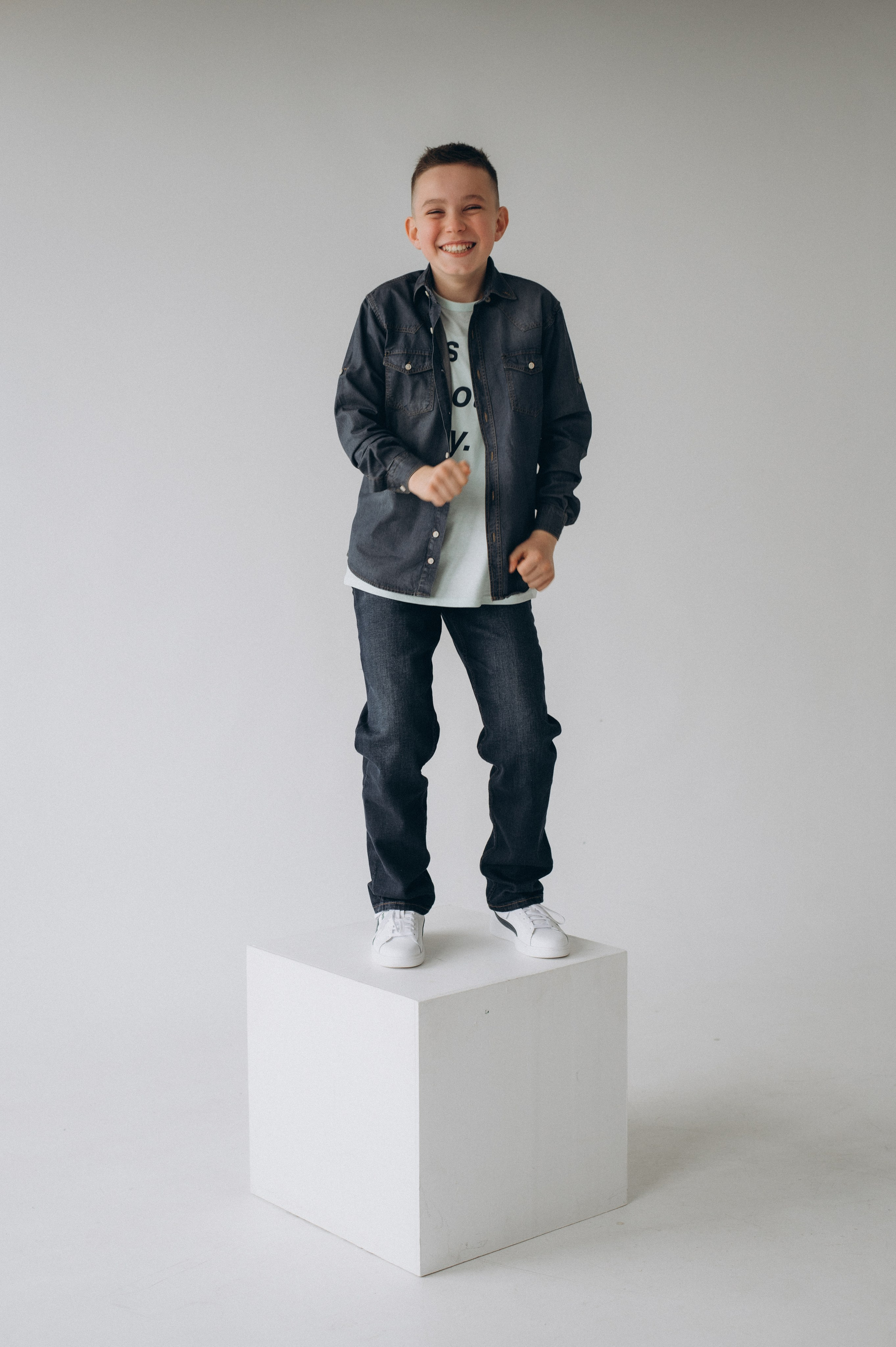 Шкільна фотосесія на віньєтки Тернопіль, фотосесія випускників Тернопіль, зйомка на віньєтки, шкільні фотоальбоми Тернопіль. Сімейний, дитячий та індивідуальний фотограф в м. Тернопіль, м. Львів