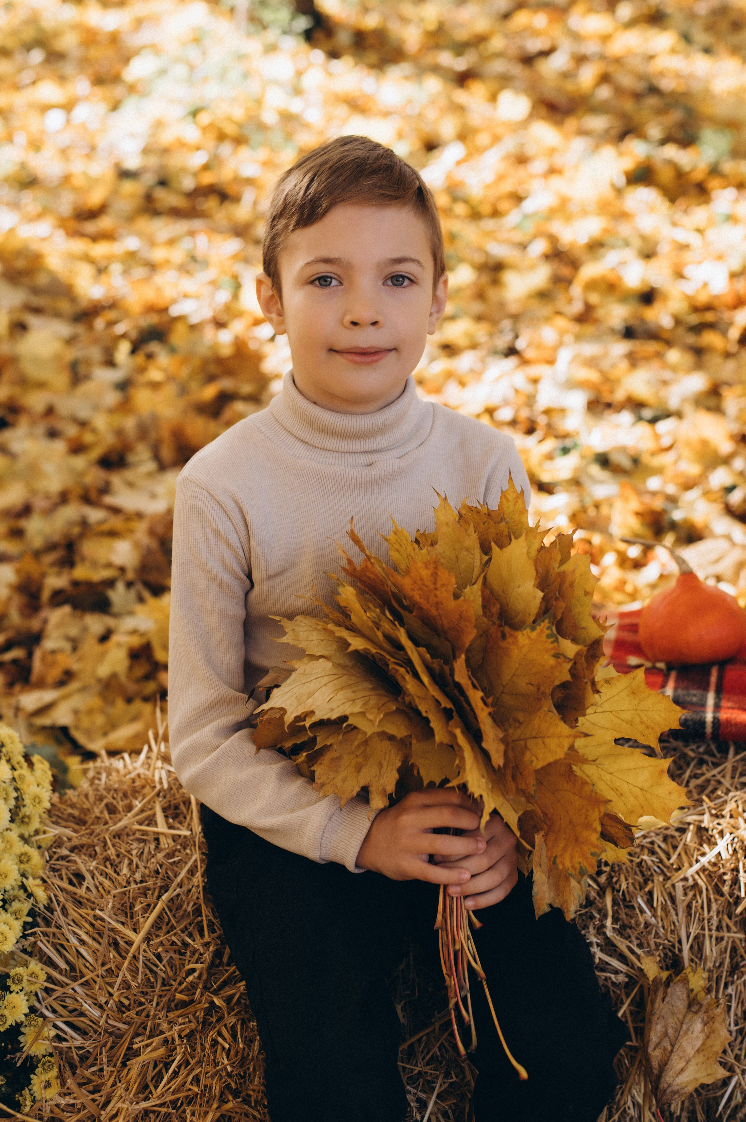 Осіння фотосесія 4 класу на віньєтки, випускні фотоальбоми Тернопіль, фотосесія випускників Тернопіль, шкільний випускний альбом Тернопіль. Сімейний, дитячий та індивідуальний фотограф в м. Тернопіль, м. Львів