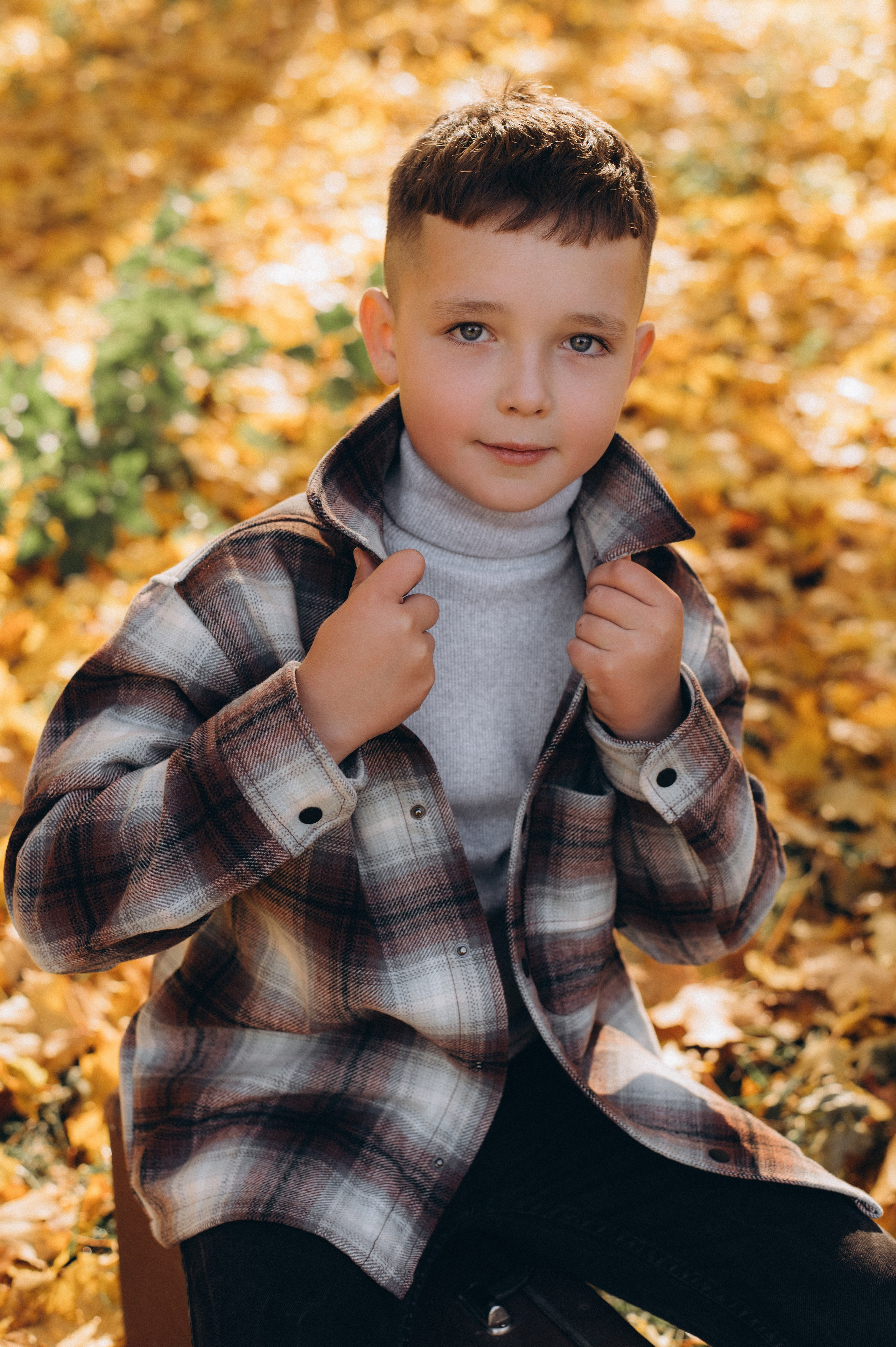 Осіння фотосесія 4 класу на віньєтки, випускні фотоальбоми Тернопіль, фотосесія випускників Тернопіль, шкільний випускний альбом Тернопіль. Сімейний, дитячий та індивідуальний фотограф в м. Тернопіль, м. Львів