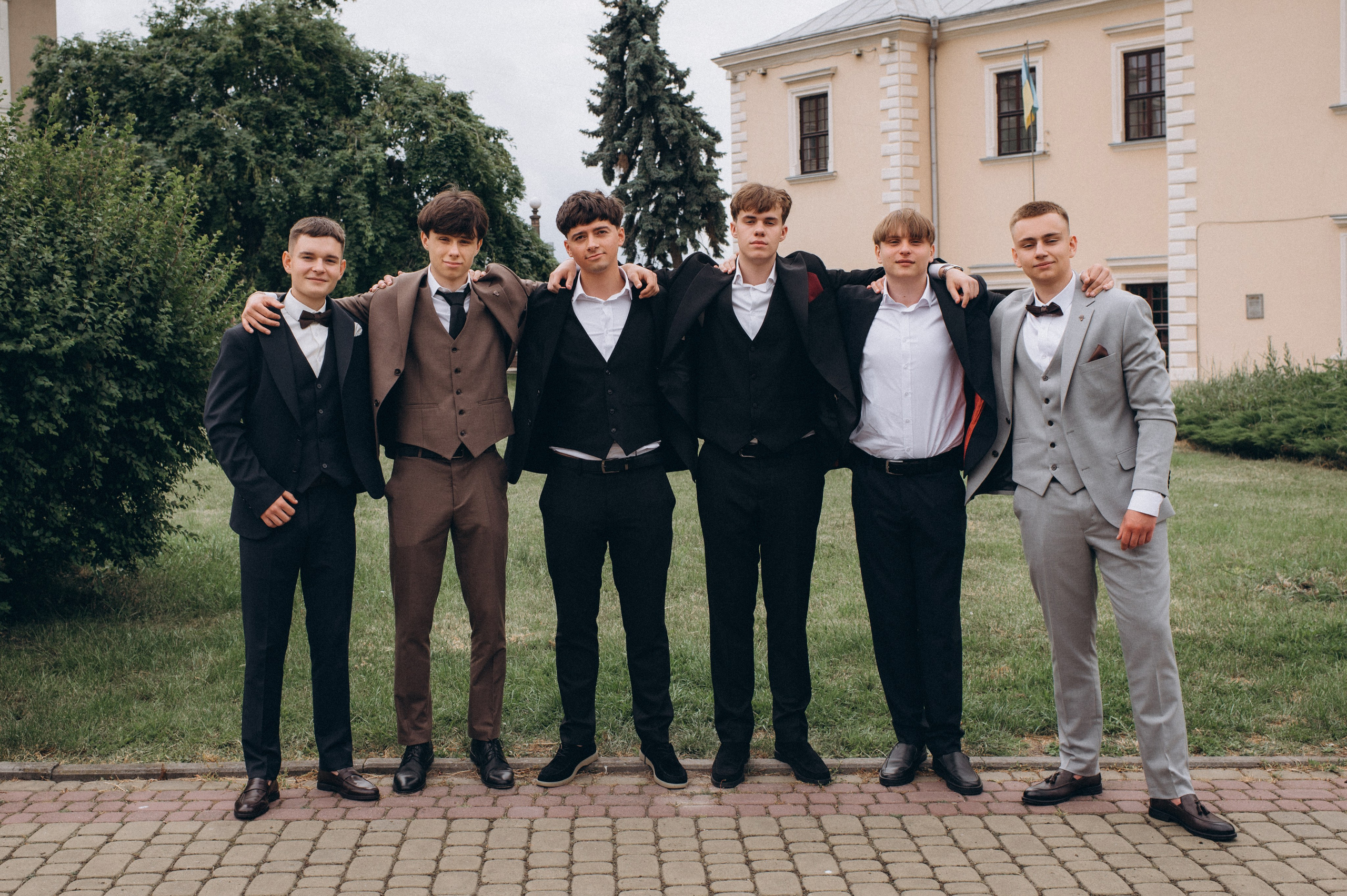 Випускники 2025, фотосесія випускного Тернопіль, фотосесія випускників Тернопіль, зйомка випускного, фотосесія випускного. Сімейний, дитячий та індивідуальний фотограф в м. Тернопіль, м. Львів