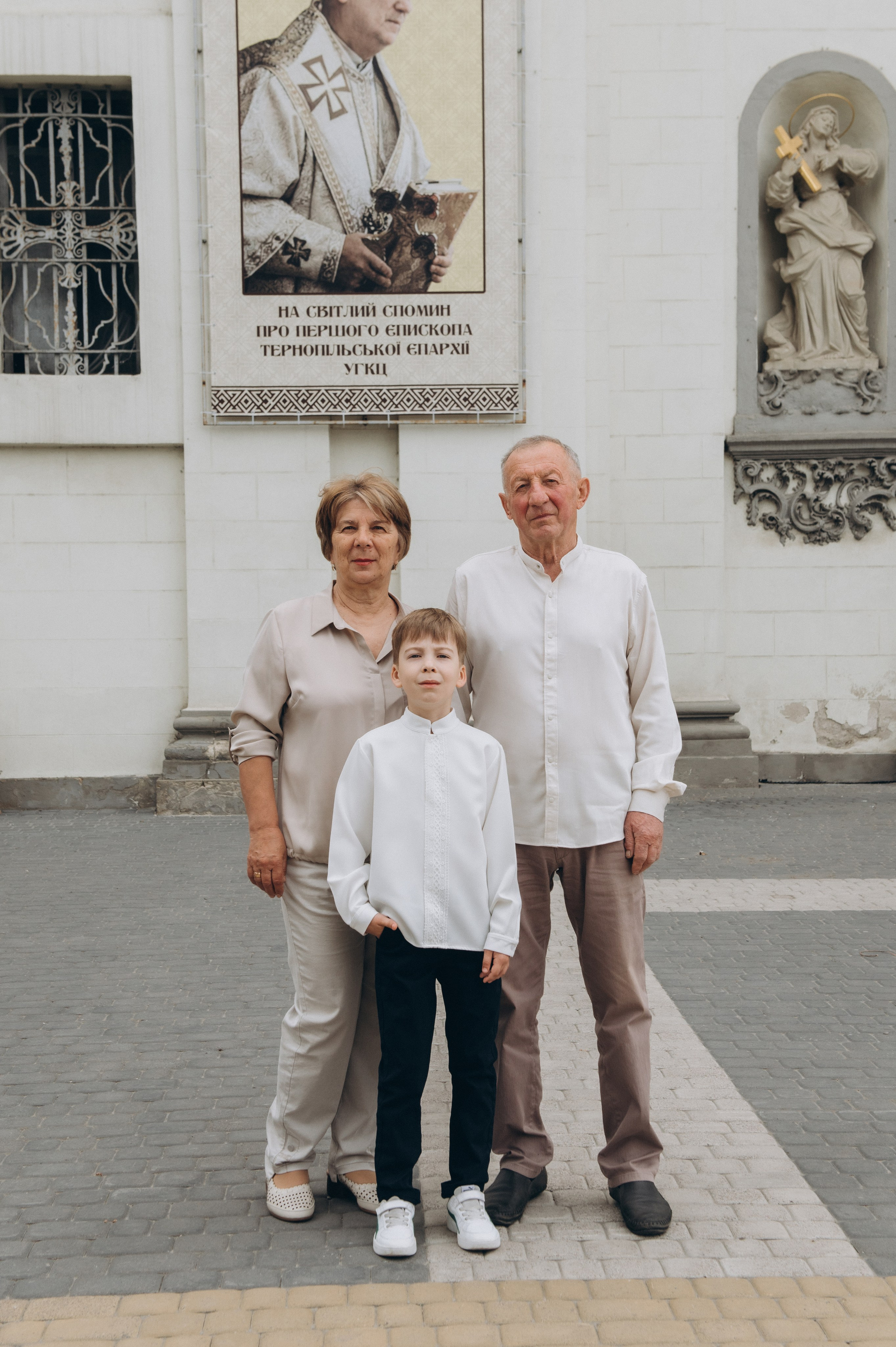 Фотосесія Першого Причастя Тернопіль, фотосесія Причастя Тернопіль, Таїнство Першого Причастя Тернопіль, Катедра Причастя Тернопіль. Сімейний, дитячий та індивідуальний фотограф в м. Тернопіль, м. Львів