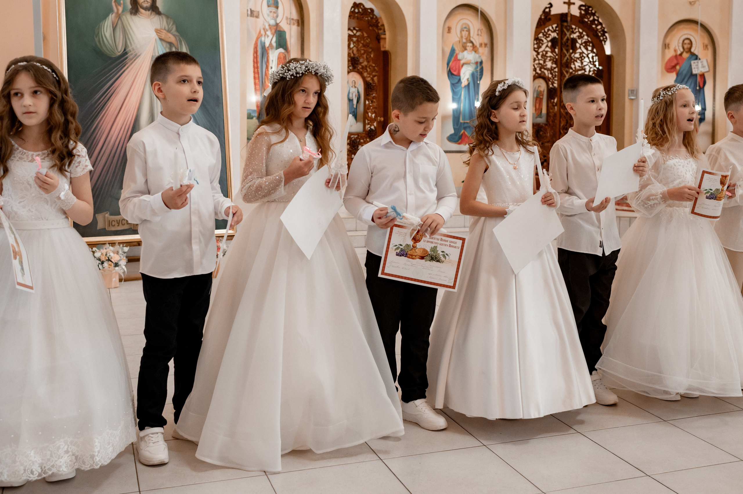 Фотосесія Першого Причастя Тернопіль, зйомка Причастя Тернопіль, Таїнство Першого Причастя Тернопіль, Катедра Причастя Тернопіль. Сімейний, дитячий та індивідуальний фотограф в м. Тернопіль, м. Львів