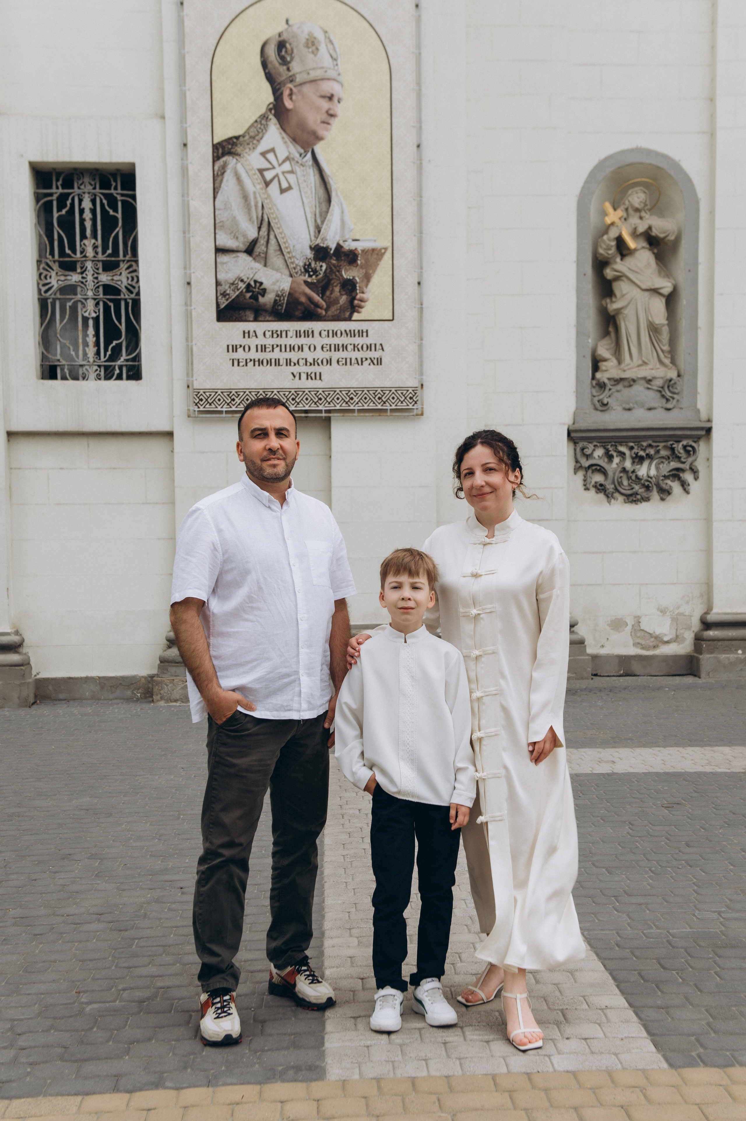 Фотосесія Першого Причастя Тернопіль, фотосесія Причастя Тернопіль, Таїнство Першого Причастя Тернопіль, Катедра Причастя Тернопіль. Сімейний, дитячий та індивідуальний фотограф в м. Тернопіль, м. Львів