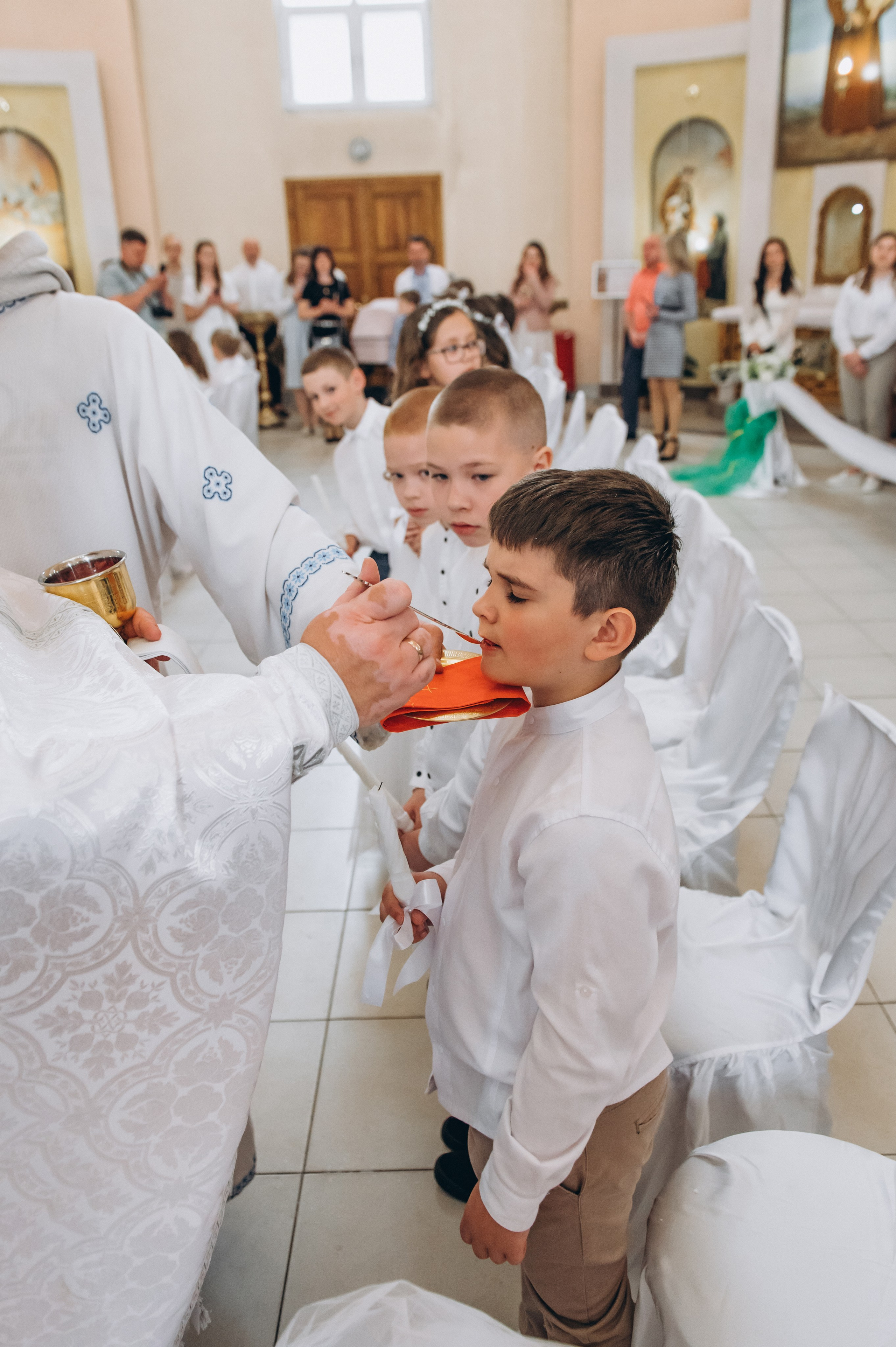 Фотосесія Причастя Тернопіль, зйомка Причастя, фотограф на Причастя Тернопіль, Причастя Львів, церква Петра і Павла. Сімейний, дитячий та індивідуальний фотограф в м. Тернопіль, м. Львів