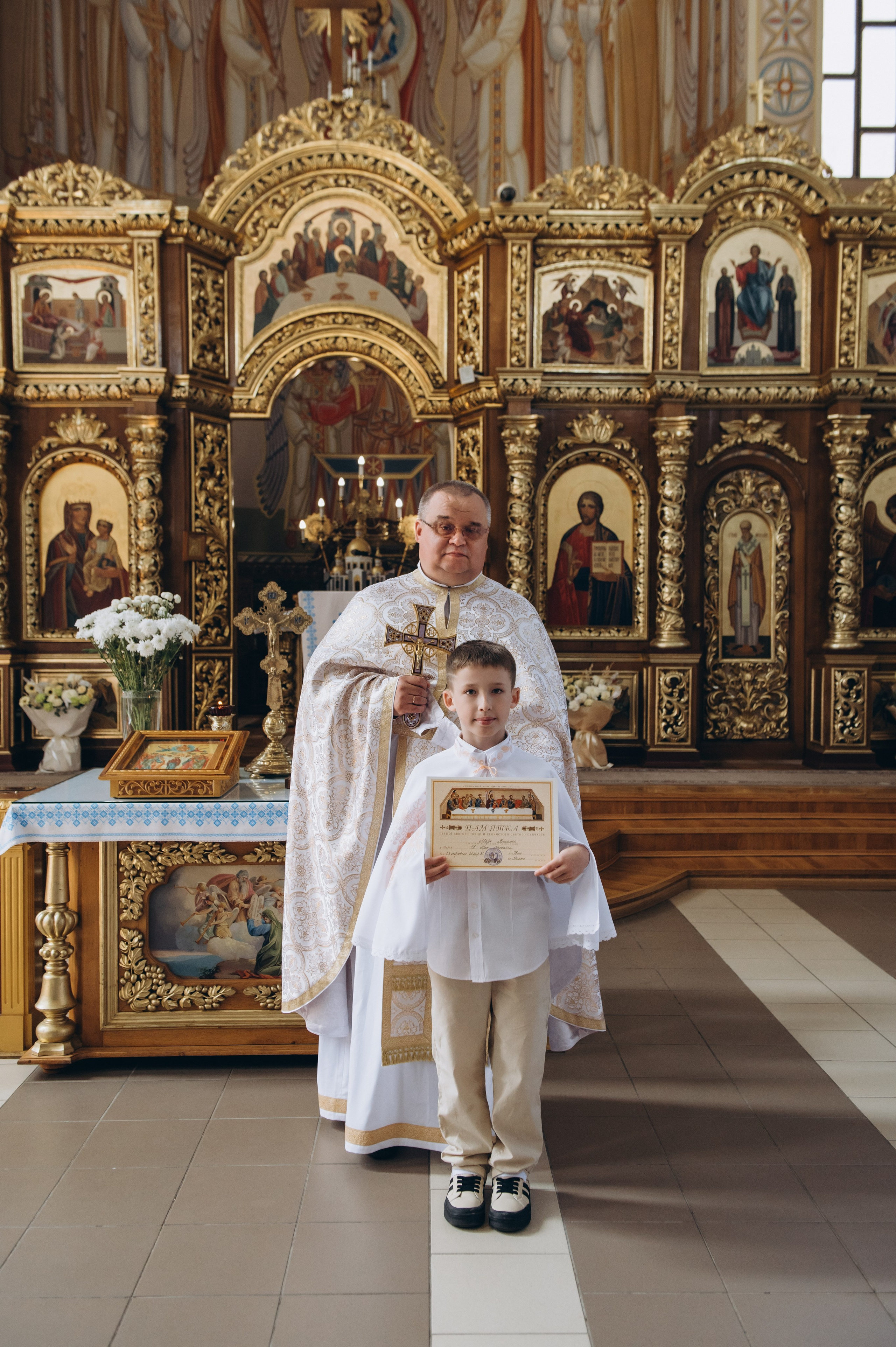 Фотосесія Причастя Тернопіль церква Св Михаїла, фотограф на Причастя Тернопіль, фотосесія Літургії Причастя Тернопіль. Сімейний, дитячий та індивідуальний фотограф в м. Тернопіль, м. Львів