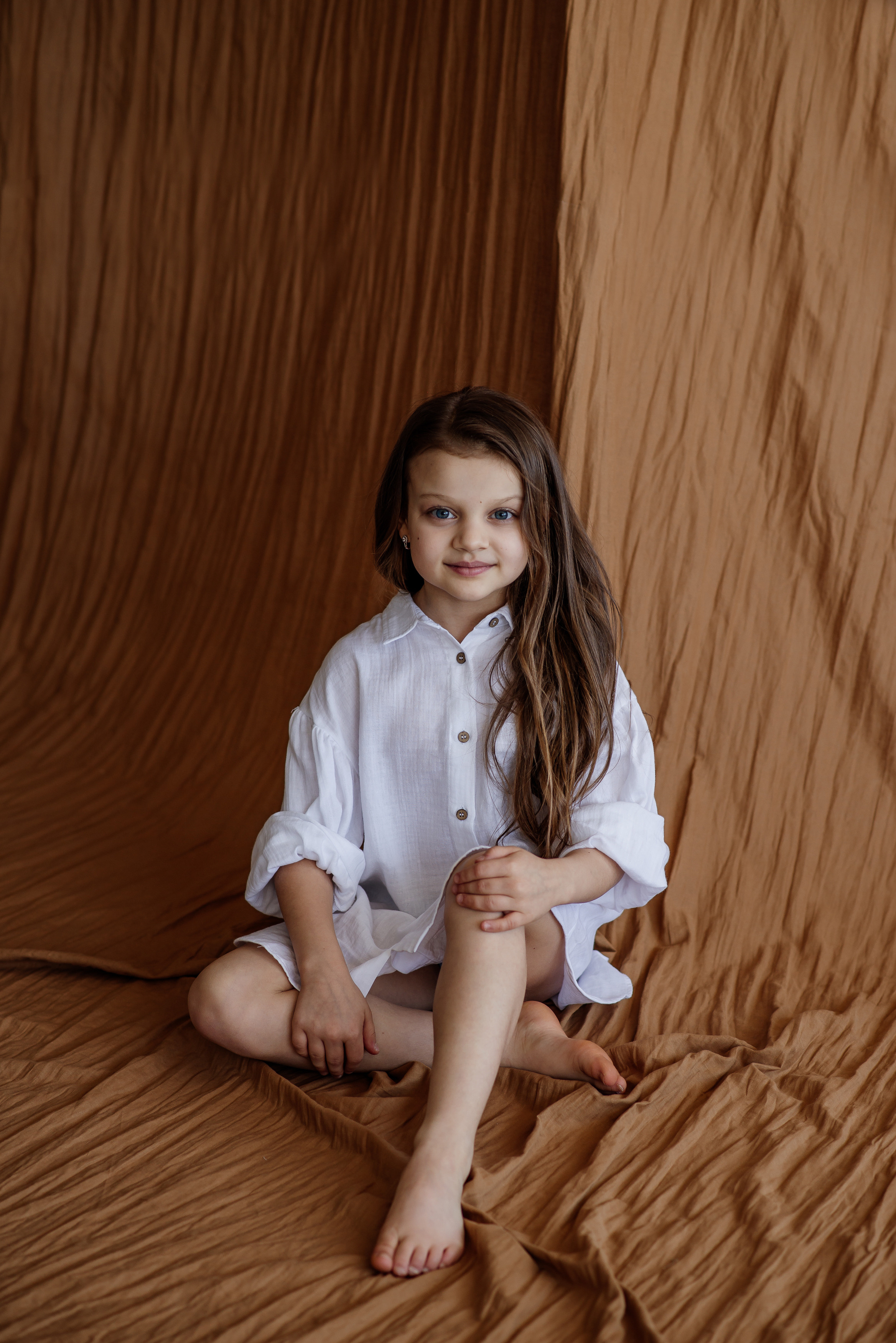 Мама і донечка. Студійна сімейна фотосесія. Сімейний, дитячий та індивідуальний фотограф в м. Тернопіль, м. Львів