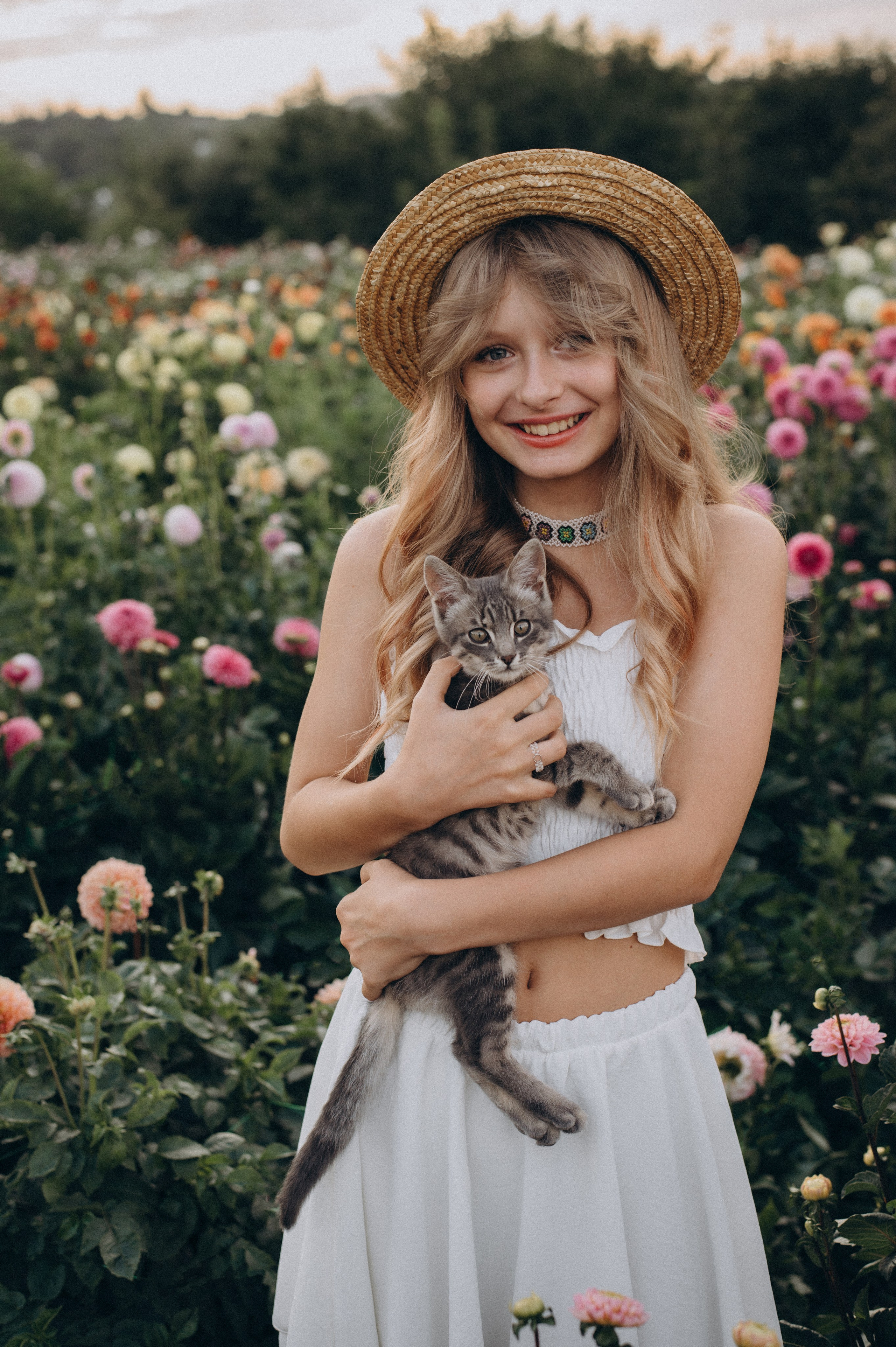 Сімейна фотосесія мами і доньки, сімейний фотограф Тернопіль, портретний фотограф, сімейна фотосесія Тернопіль, фотосесія в жоржинах. Сімейний, дитячий та індивідуальний фотограф в м. Тернопіль, м. Львів