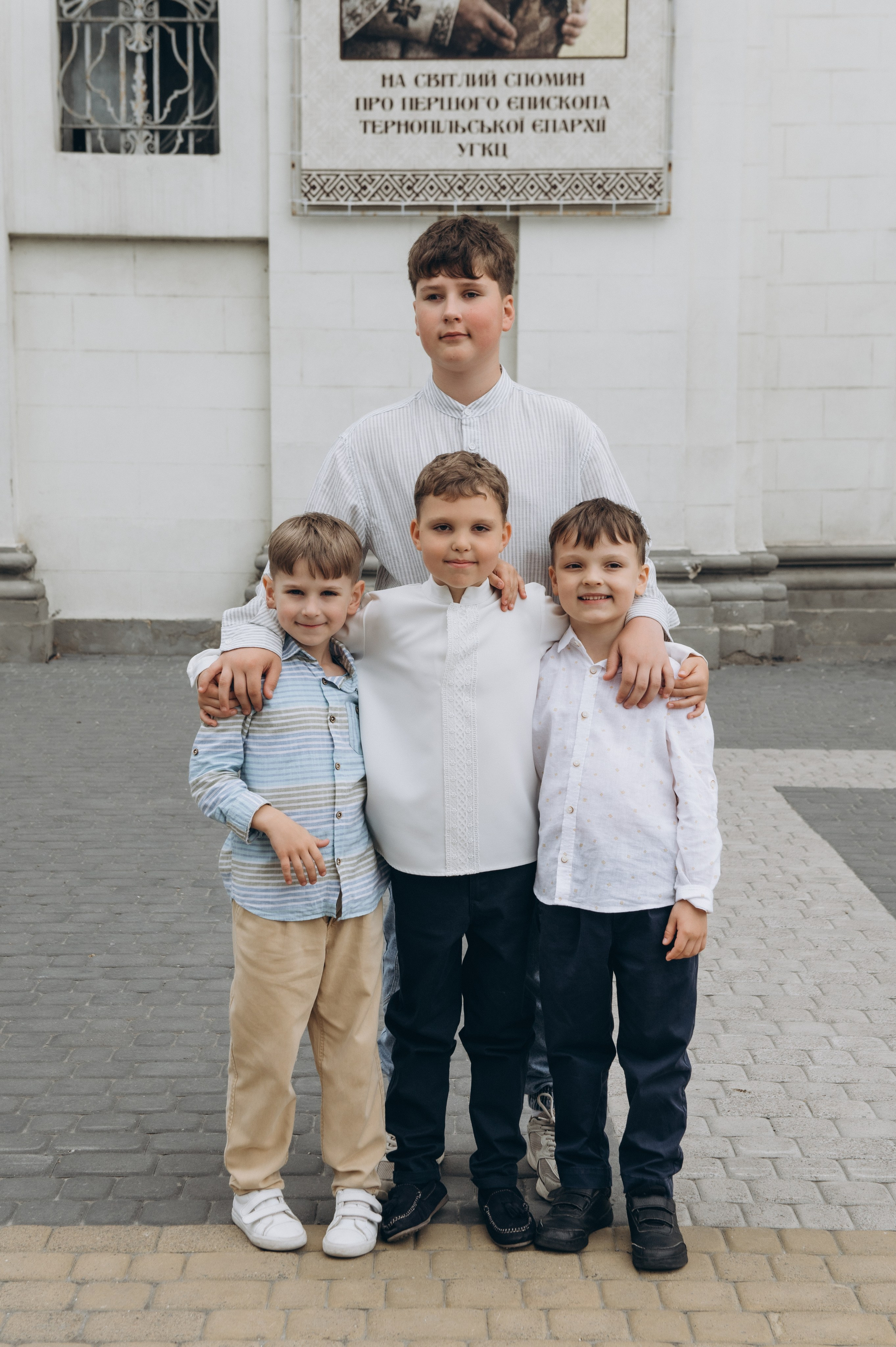 Фотосесія Першого Причастя Тернопіль, фотосесія Причастя Тернопіль, Таїнство Першого Причастя Тернопіль, Катедра Причастя Тернопіль. Сімейний, дитячий та індивідуальний фотограф в м. Тернопіль, м. Львів
