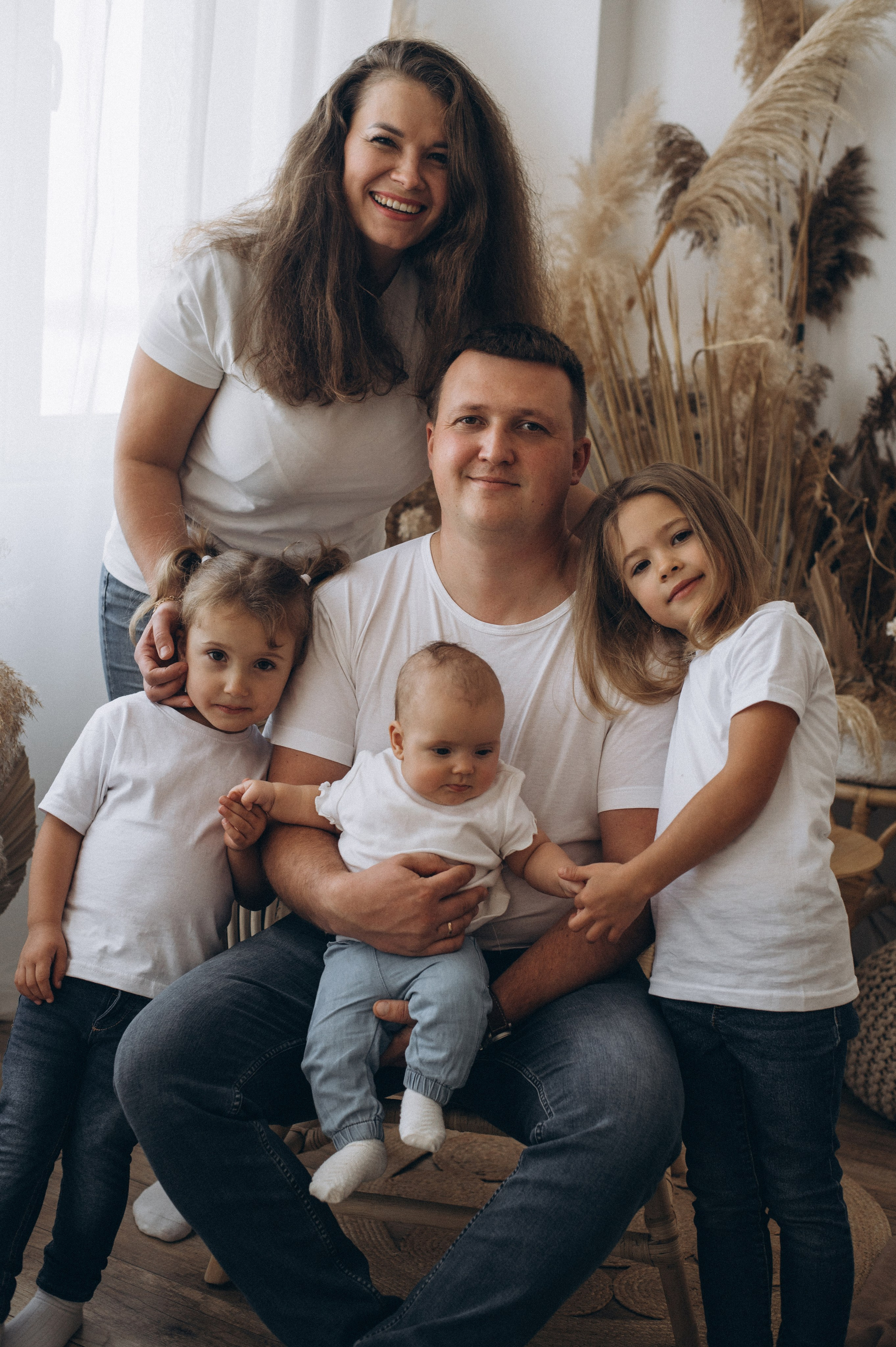 Сімейна фотосесія Тернопіль Львів, студійна сімейна зйомка з дітьми. Сімейний, дитячий та індивідуальний фотограф в м. Тернопіль, м. Львів