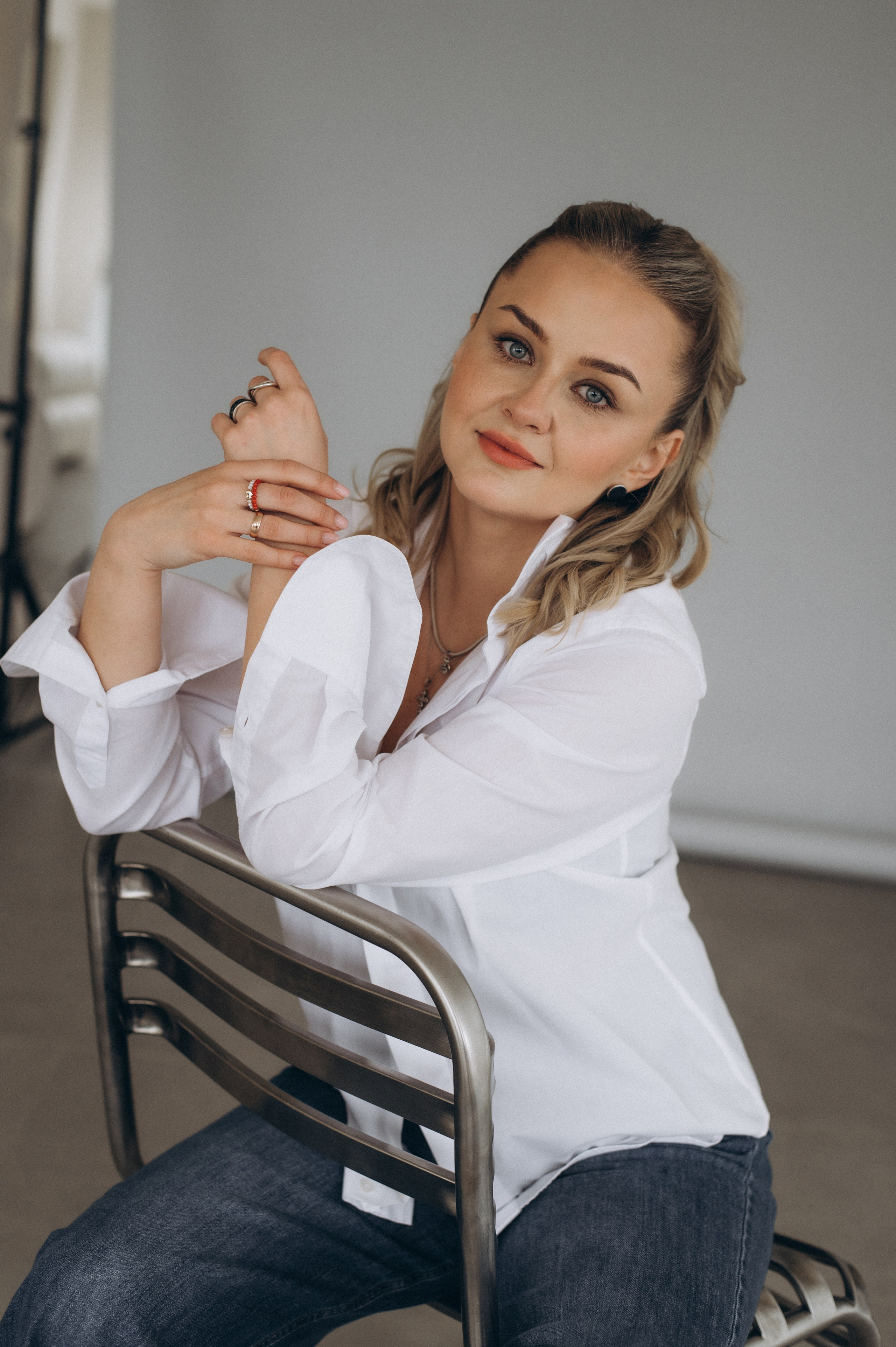 Індивідуальна фотосесія Тернопіль, портретний фотограф Тернопіль, портретна фотосесія, фотосесія у студії, фотосесія лікаря ендокринолога. Сімейний, дитячий та індивідуальний фотограф в м. Тернопіль, м. Львів