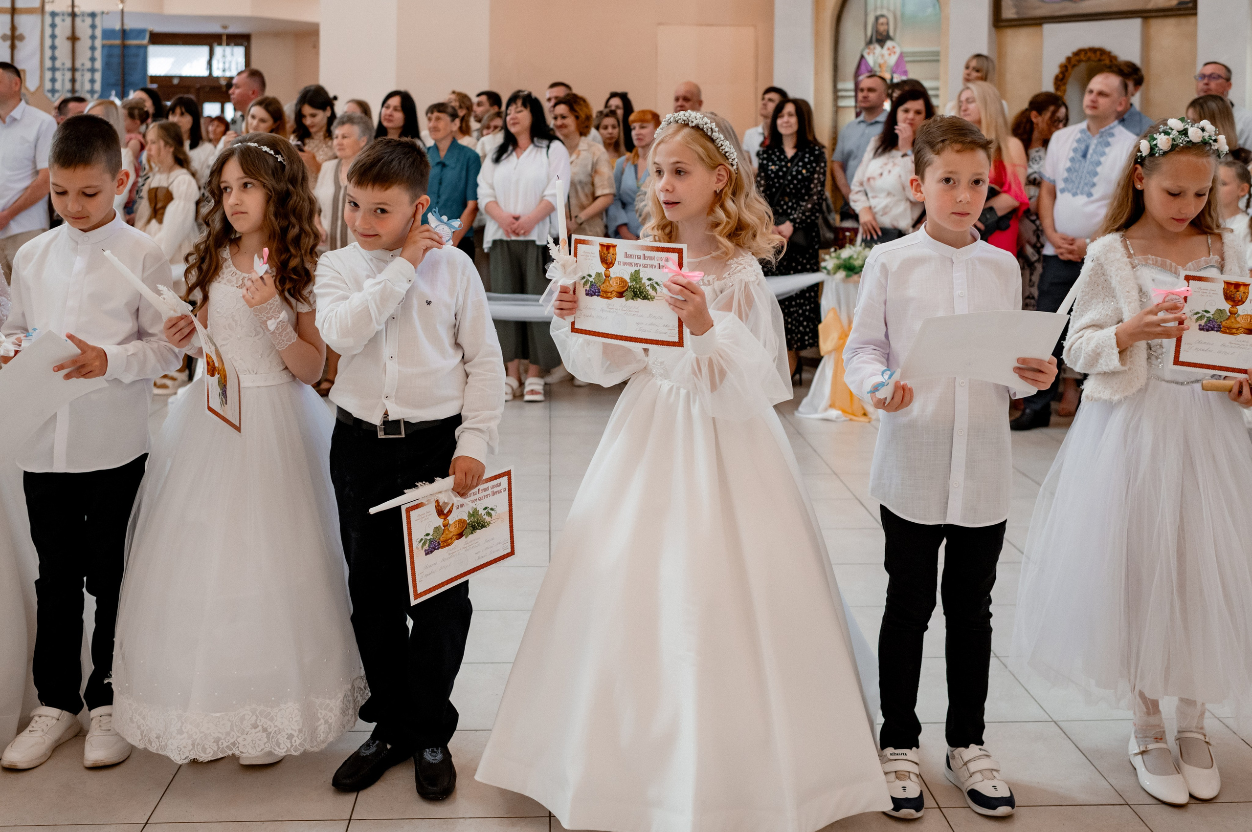 Фотосесія Першого Причастя Тернопіль, зйомка Причастя Тернопіль, Таїнство Першого Причастя Тернопіль, Катедра Причастя Тернопіль. Сімейний, дитячий та індивідуальний фотограф в м. Тернопіль, м. Львів