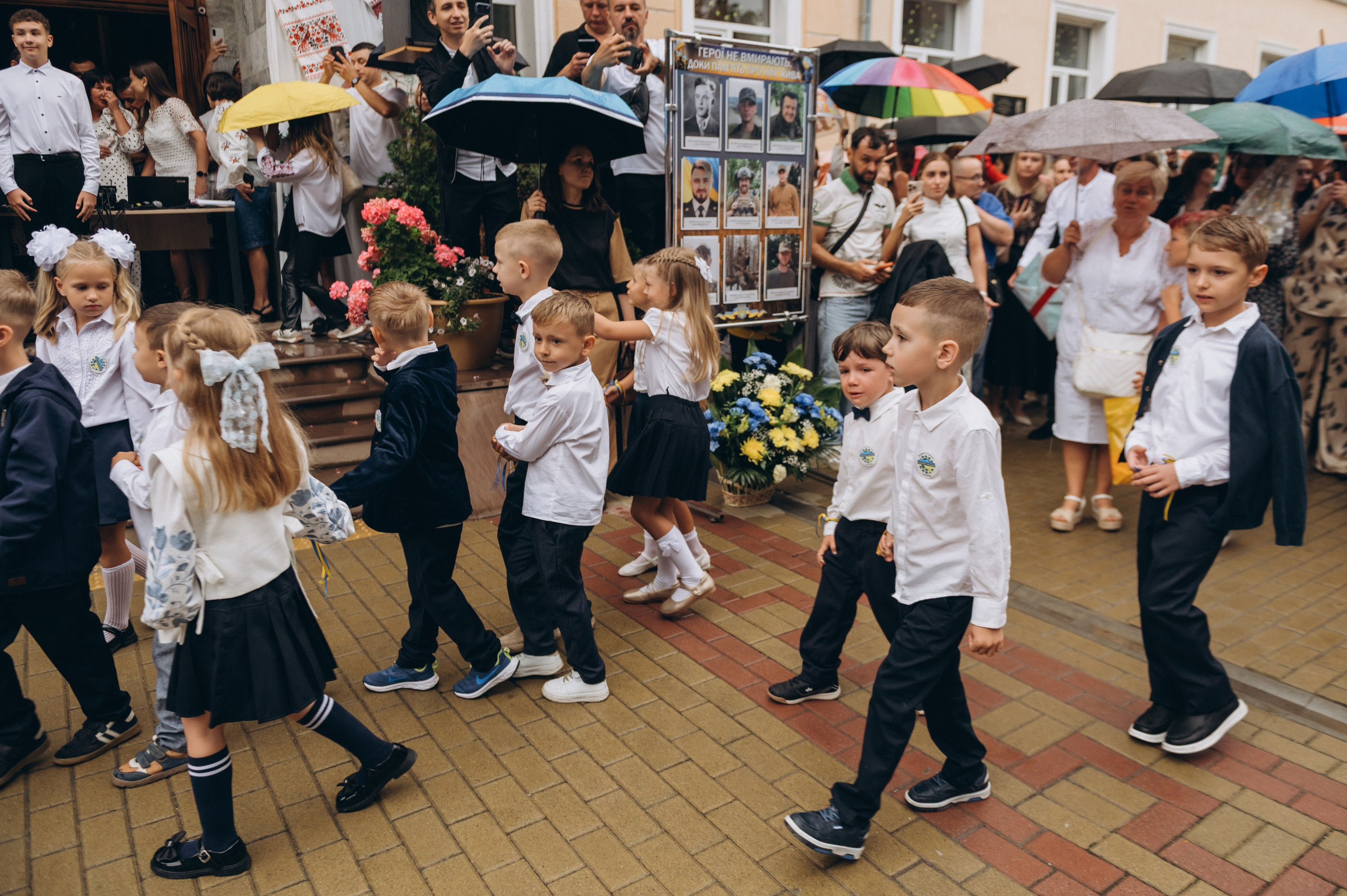 Перший дзвоник у Тернополі, фотосесія першокласників