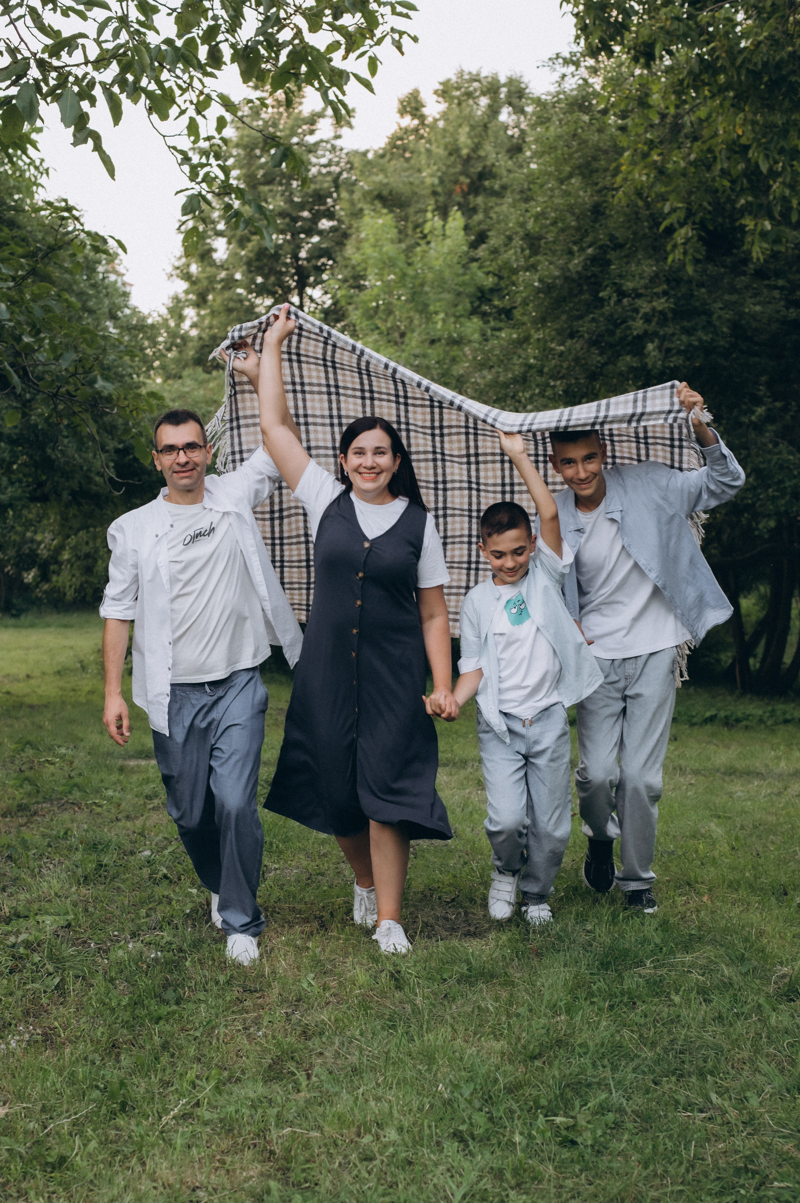 Сімейний фотограф Тернопіль, сімейна фотосесія на природі, сімейна фотосесія Тернопіль, зйомка сімї. Сімейний, дитячий та індивідуальний фотограф в м. Тернопіль, м. Львів