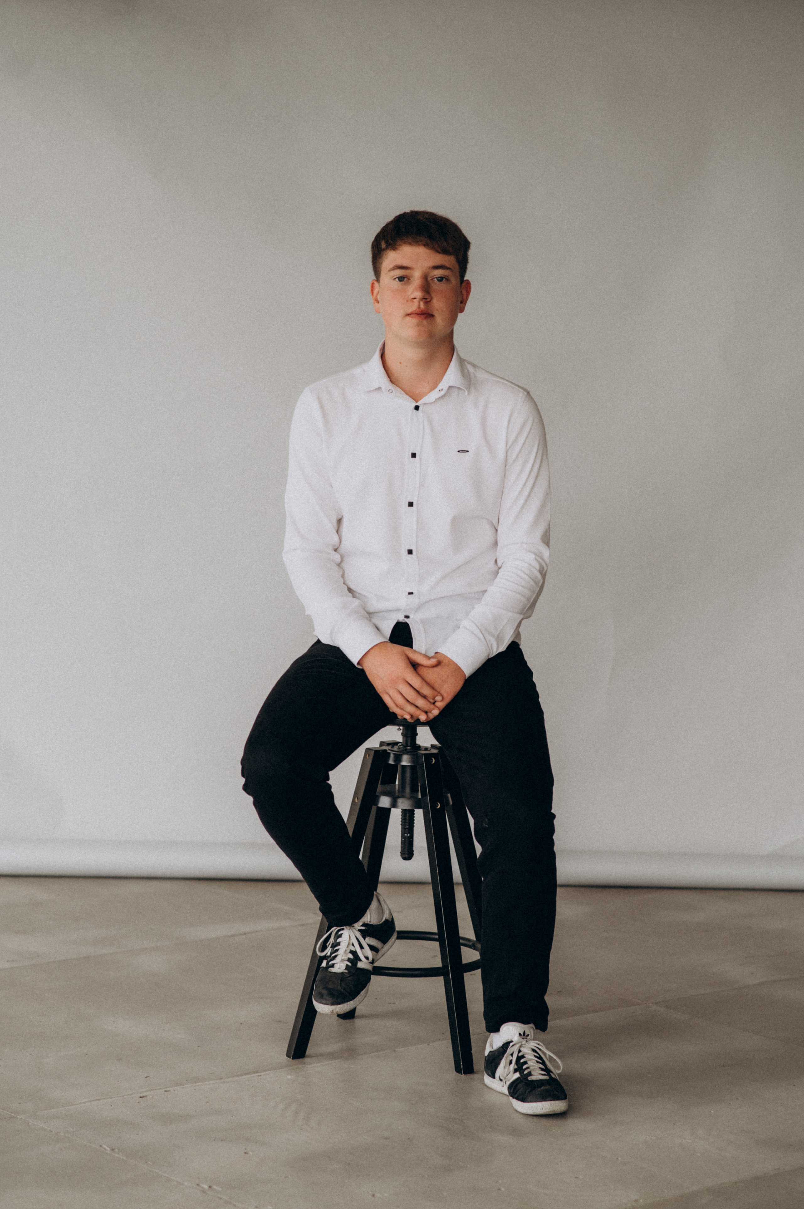 Фотосесія на віньєтки, фотосесія випускників, шкільна фотосесія. Сімейний, дитячий та індивідуальний фотограф в м. Тернопіль, м. Львів