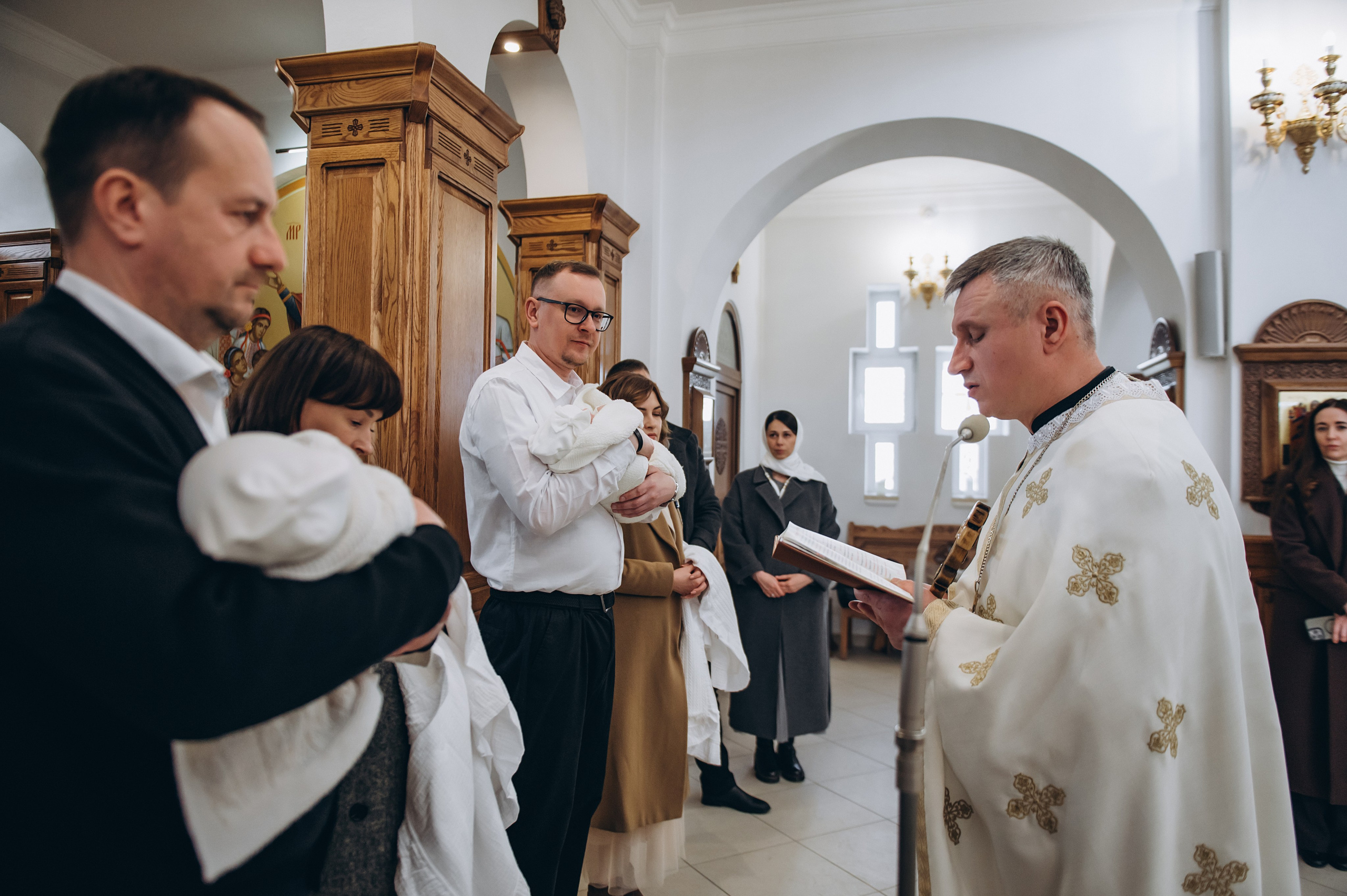 Фотосесія Хрещення Тернопіль, зйомка Хрестин Тернопіль, Храм Різдва Пресвятої Богородиці УГКЦ Тернопіль. Сімейний, дитячий та індивідуальний фотограф в м. Тернопіль, м. Львів