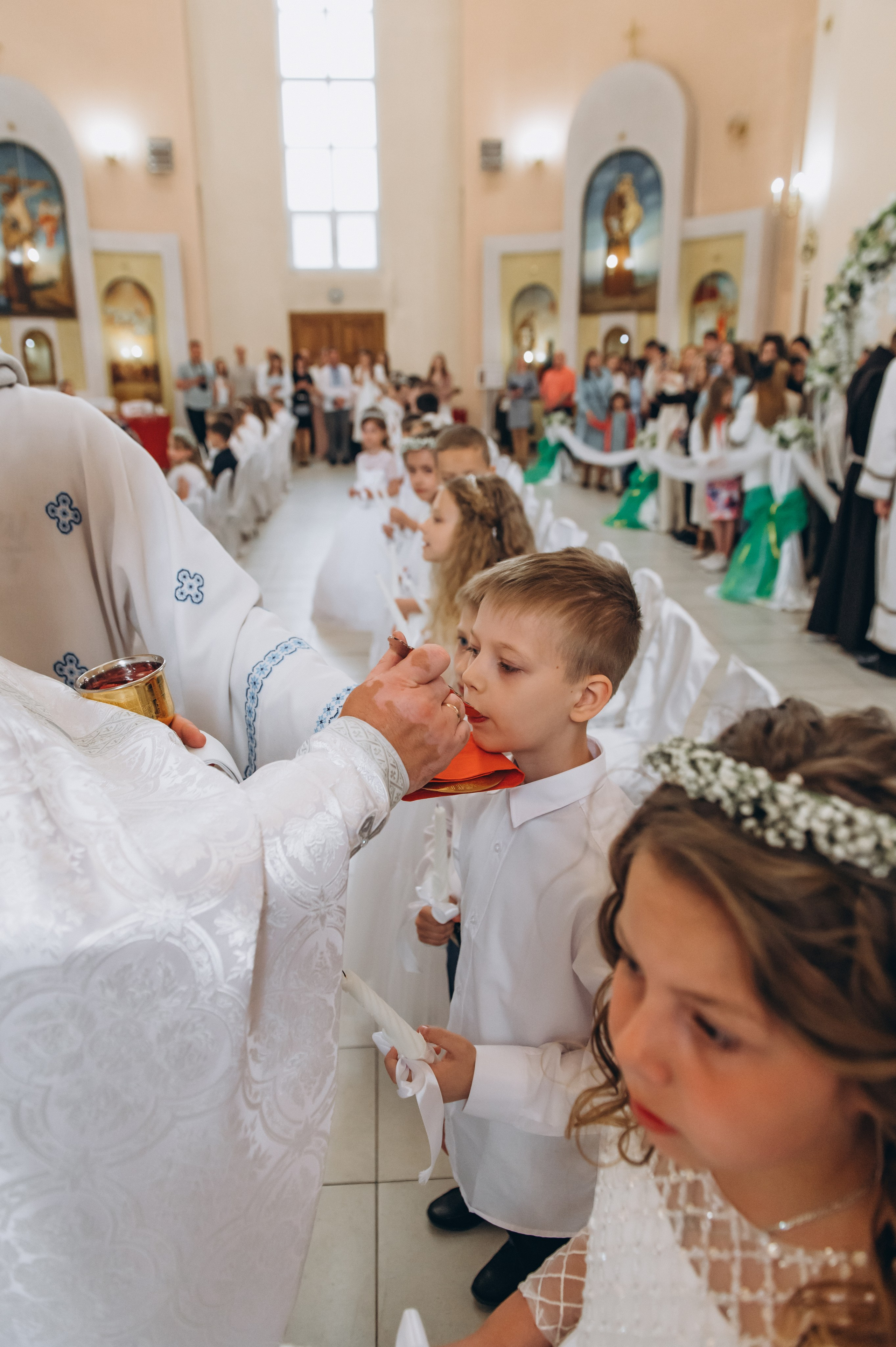 Фотосесія Причастя Тернопіль, зйомка Причастя, фотограф на Причастя Тернопіль, Причастя Львів, церква Петра і Павла. Сімейний, дитячий та індивідуальний фотограф в м. Тернопіль, м. Львів