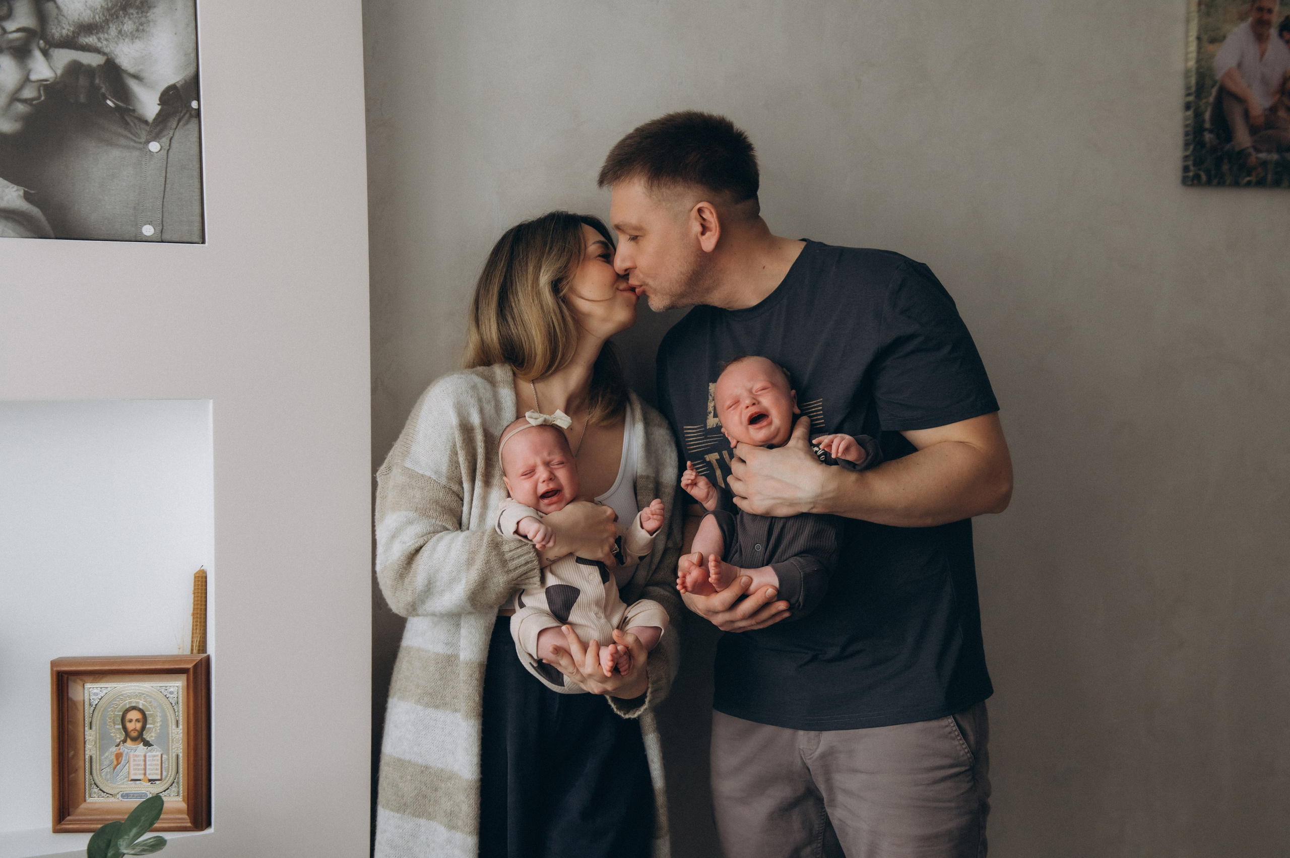 Сімейна фотосесія вдома Тернопіль, сімейний фотограф Львів Тернопіль, сімейна фотосесія Тернопіль, фотосесія двійні, зйомка близнюків. Сімейний, дитячий та індивідуальний фотограф в м. Тернопіль, м. Львів