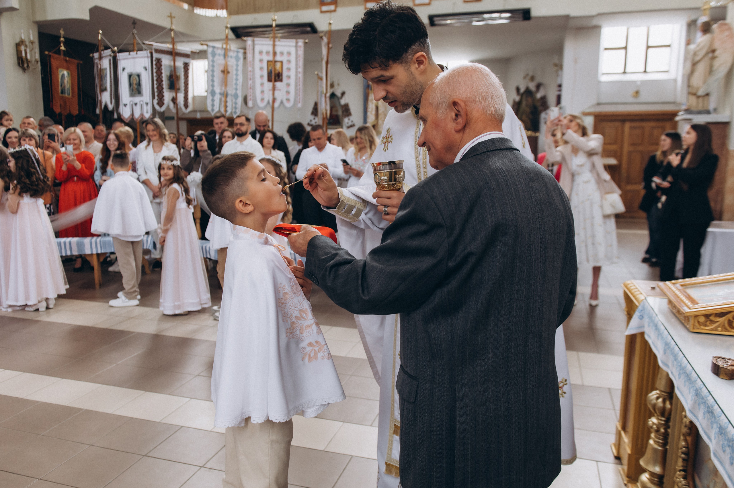 Фотосесія Причастя Тернопіль, зйомка Причастя, фотограф на Причастя Тернопіль, Причастя Львів, Причастя церква Михаїла Тернопіль. Сімейний, дитячий та індивідуальний фотограф в м. Тернопіль, м. Львів
