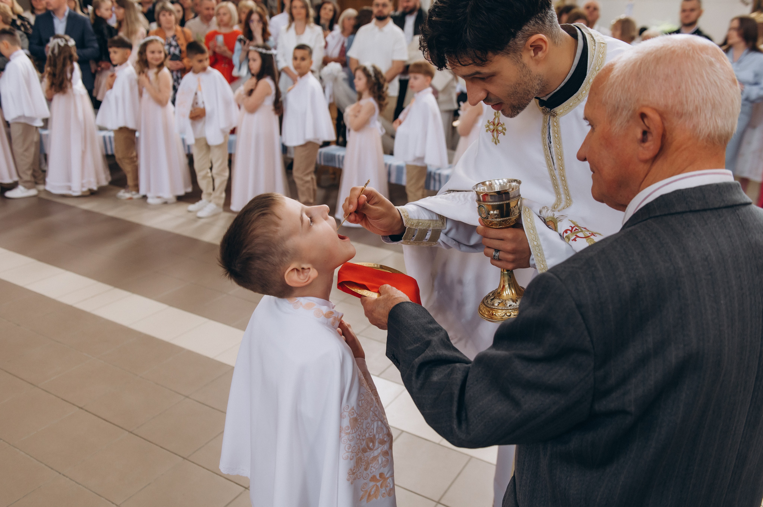 Фотосесія Причастя Тернопіль, зйомка Причастя, фотограф на Причастя Тернопіль, Причастя Львів, Причастя церква Михаїла Тернопіль. Сімейний, дитячий та індивідуальний фотограф в м. Тернопіль, м. Львів