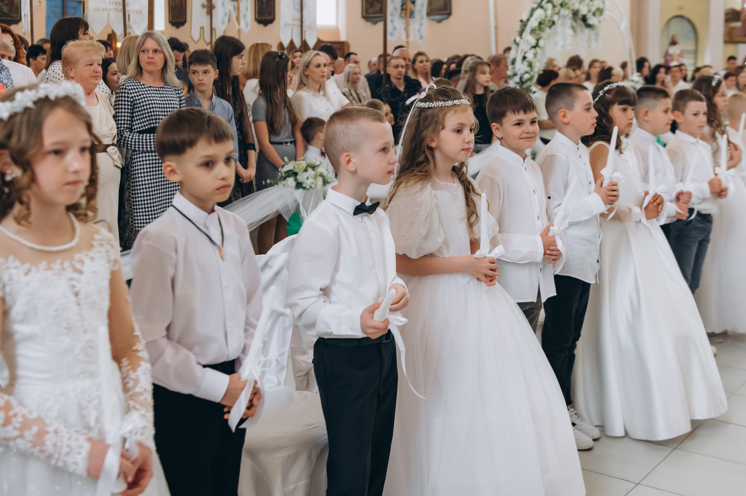 Фотосесія Причастя Тернопіль, зйомка Причастя, фотограф на Причастя Тернопіль, Причастя Львів, церква Петра і Павла. Сімейний, дитячий та індивідуальний фотограф в м. Тернопіль, м. Львів