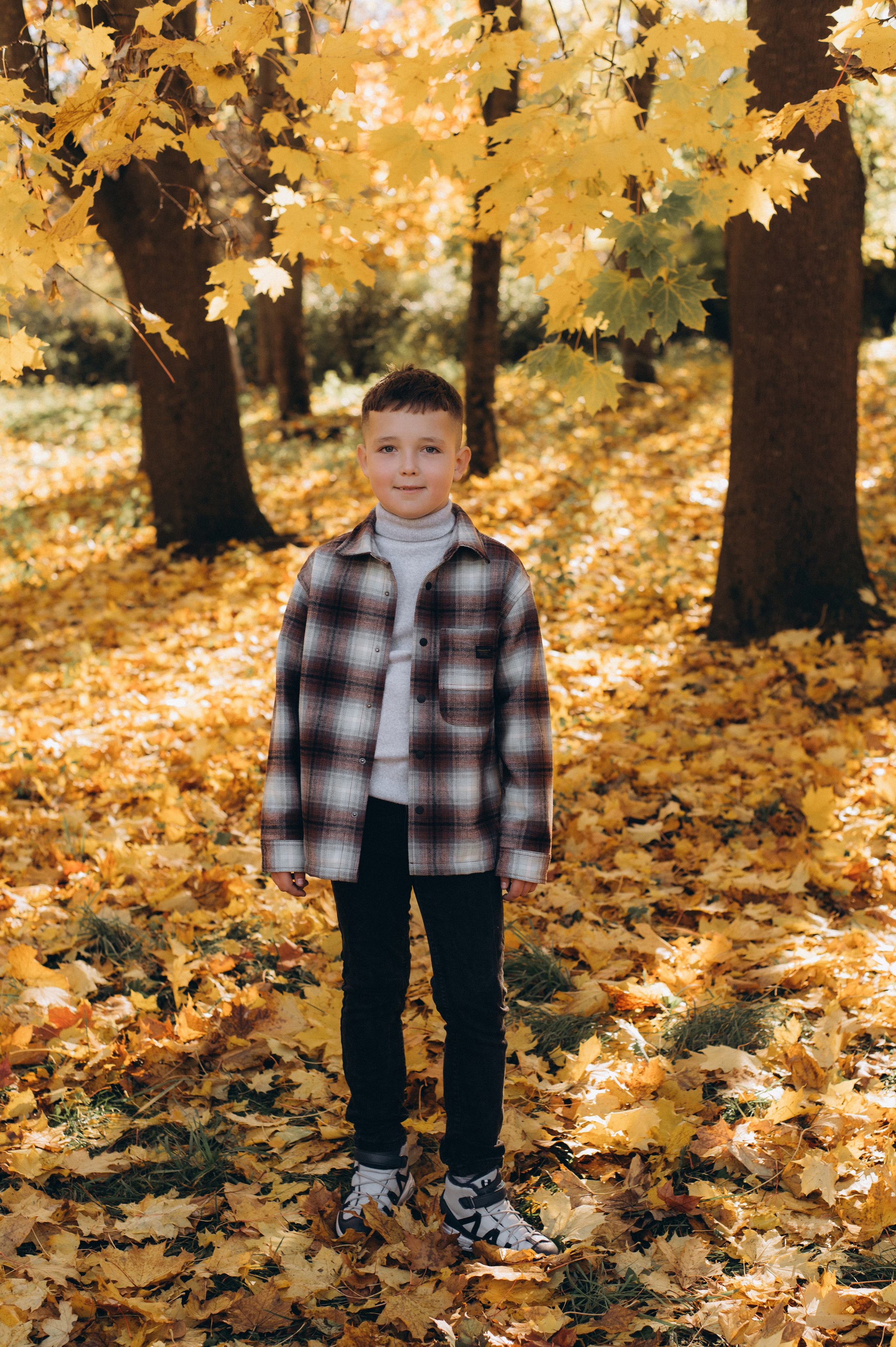 Осіння фотосесія 4 класу на віньєтки, випускні фотоальбоми Тернопіль, фотосесія випускників Тернопіль, шкільний випускний альбом Тернопіль. Сімейний, дитячий та індивідуальний фотограф в м. Тернопіль, м. Львів