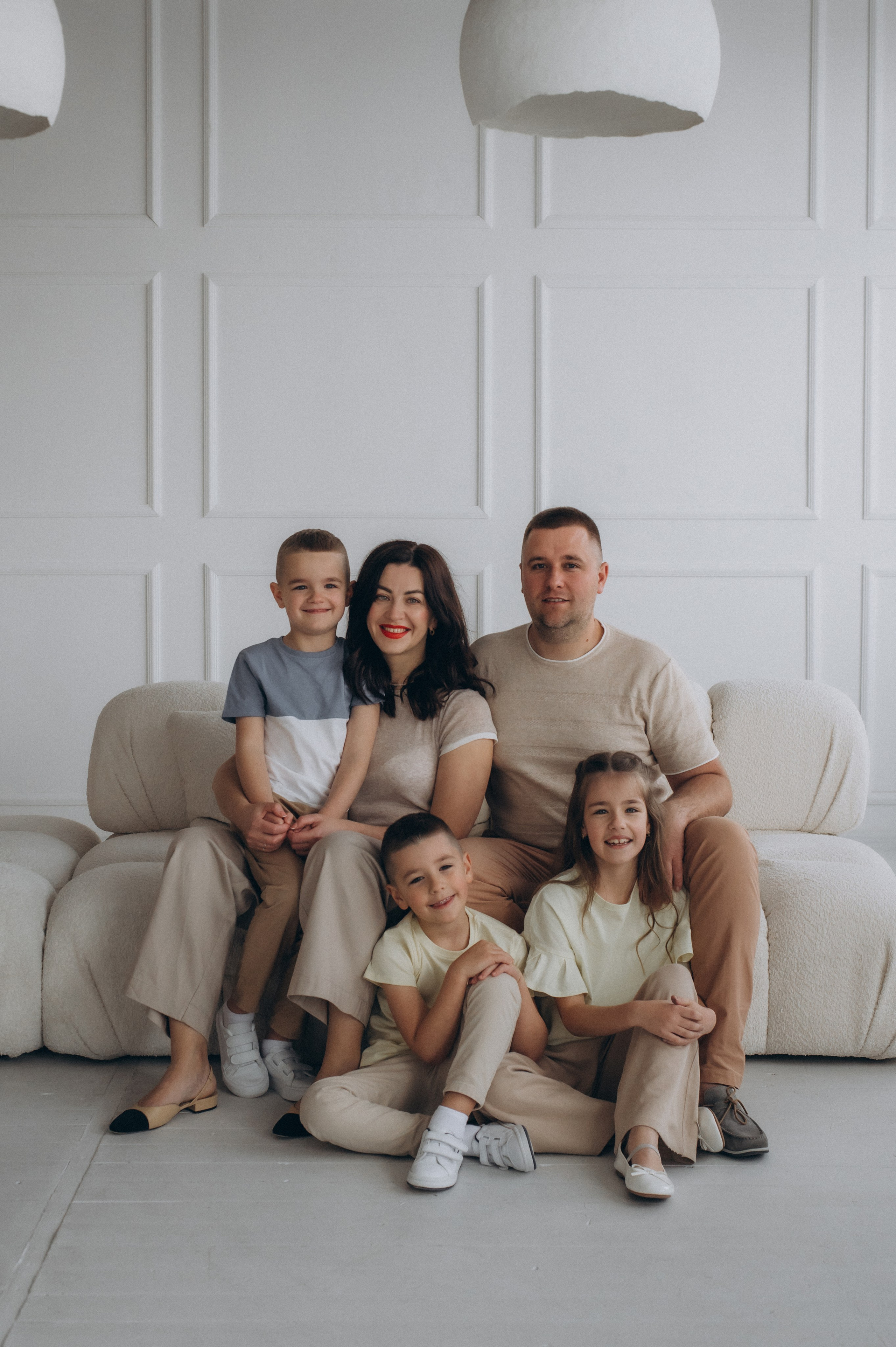 Сімейна фотосесія Тернопіль, сімейний фотограф Тернопіль Львів, зйомка дітей, портретний фотограф Тернопіль, фотосесія Причастя у студії. Сімейний, дитячий та індивідуальний фотограф в м. Тернопіль, м. Львів