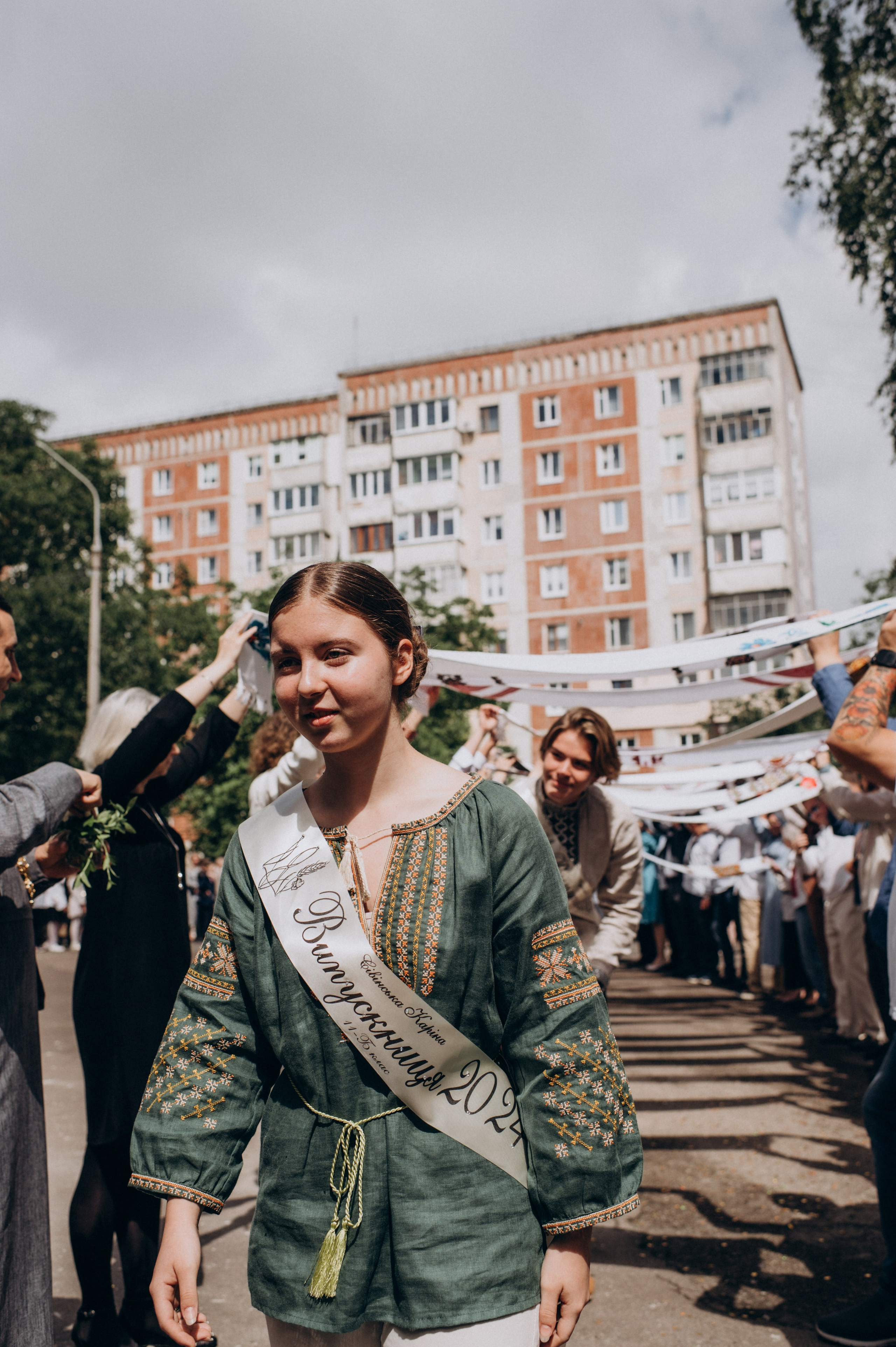 Фотосесія останнього дзвоника, фотосесія випускників Тернопіль, випускний 2024. Сімейний, дитячий та індивідуальний фотограф в м. Тернопіль, м. Львів