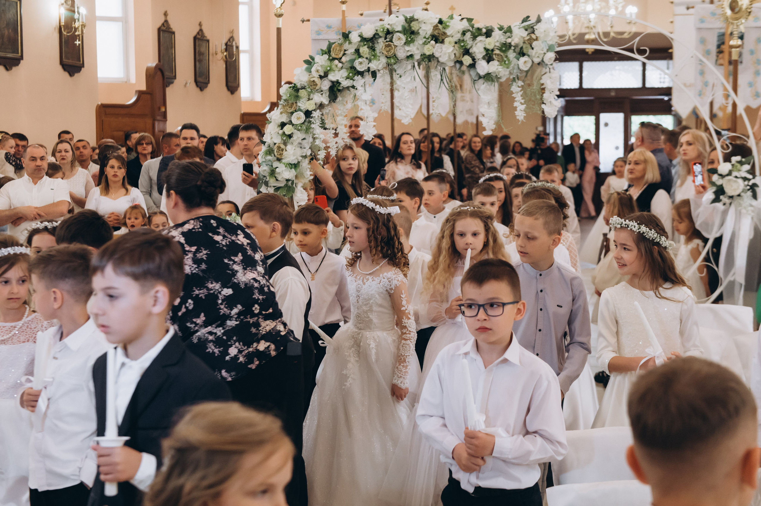 Фотосесія Причастя Тернопіль, зйомка Причастя, фотограф на Причастя Тернопіль, Причастя Львів, церква Петра і Павла. Сімейний, дитячий та індивідуальний фотограф в м. Тернопіль, м. Львів