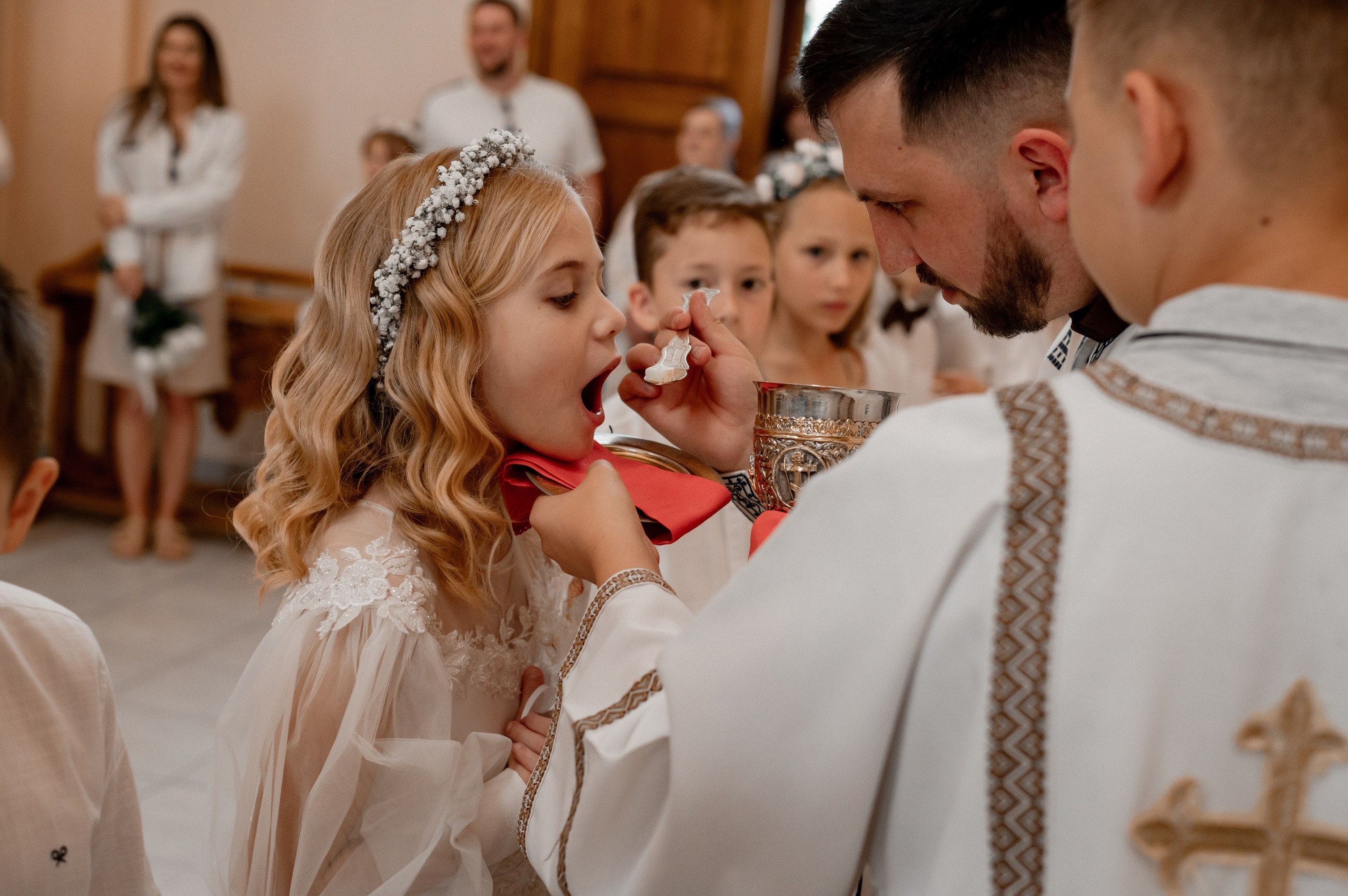 Фотосесія Першого Причастя Тернопіль, зйомка Причастя Тернопіль, Таїнство Першого Причастя Тернопіль, Катедра Причастя Тернопіль. Сімейний, дитячий та індивідуальний фотограф в м. Тернопіль, м. Львів