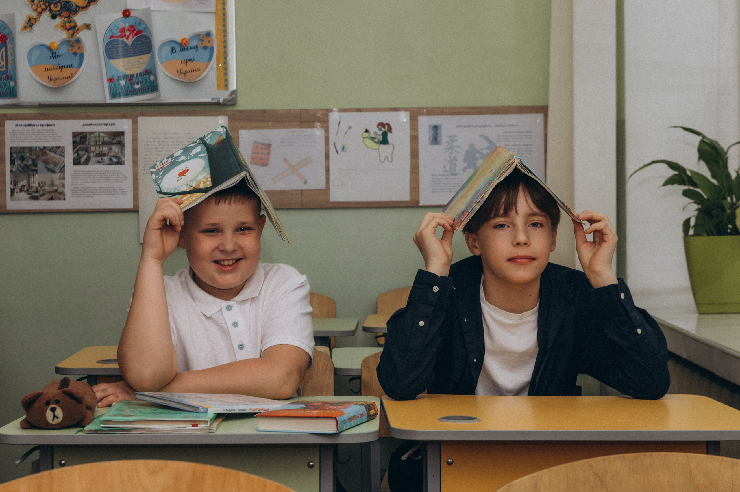 Шкільна фотосесія на віньєтки Тернопіль, фотосесія випускників Тернопіль, зйомка на віньєтки, шкільні фотоальбоми Тернопіль. Сімейний, дитячий та індивідуальний фотограф в м. Тернопіль, м. Львів