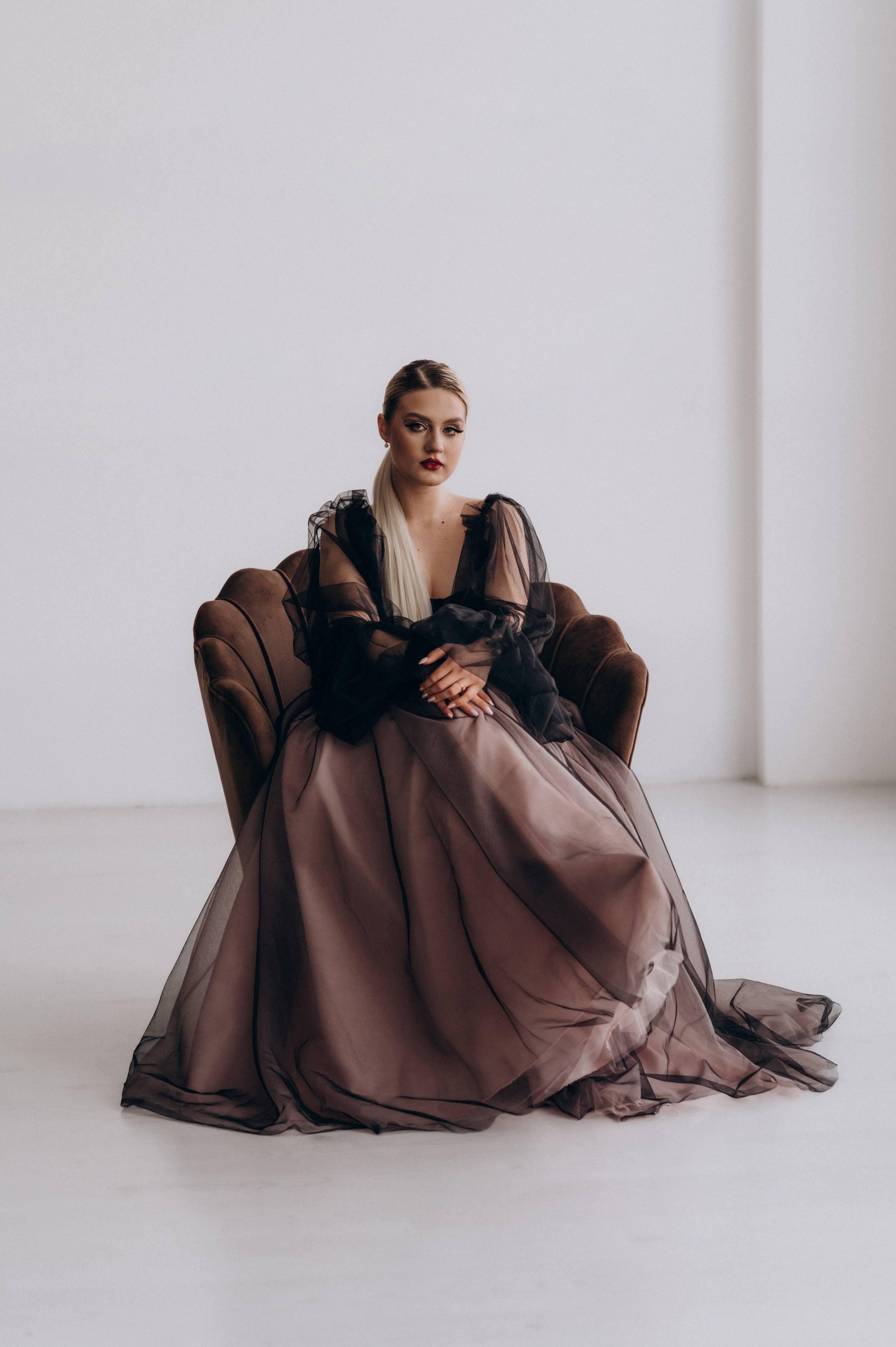 Фотосесія з квітами, фотосесія в студії Тернопіль Львів. Сімейний, дитячий та індивідуальний фотограф в м. Тернопіль, м. Львів