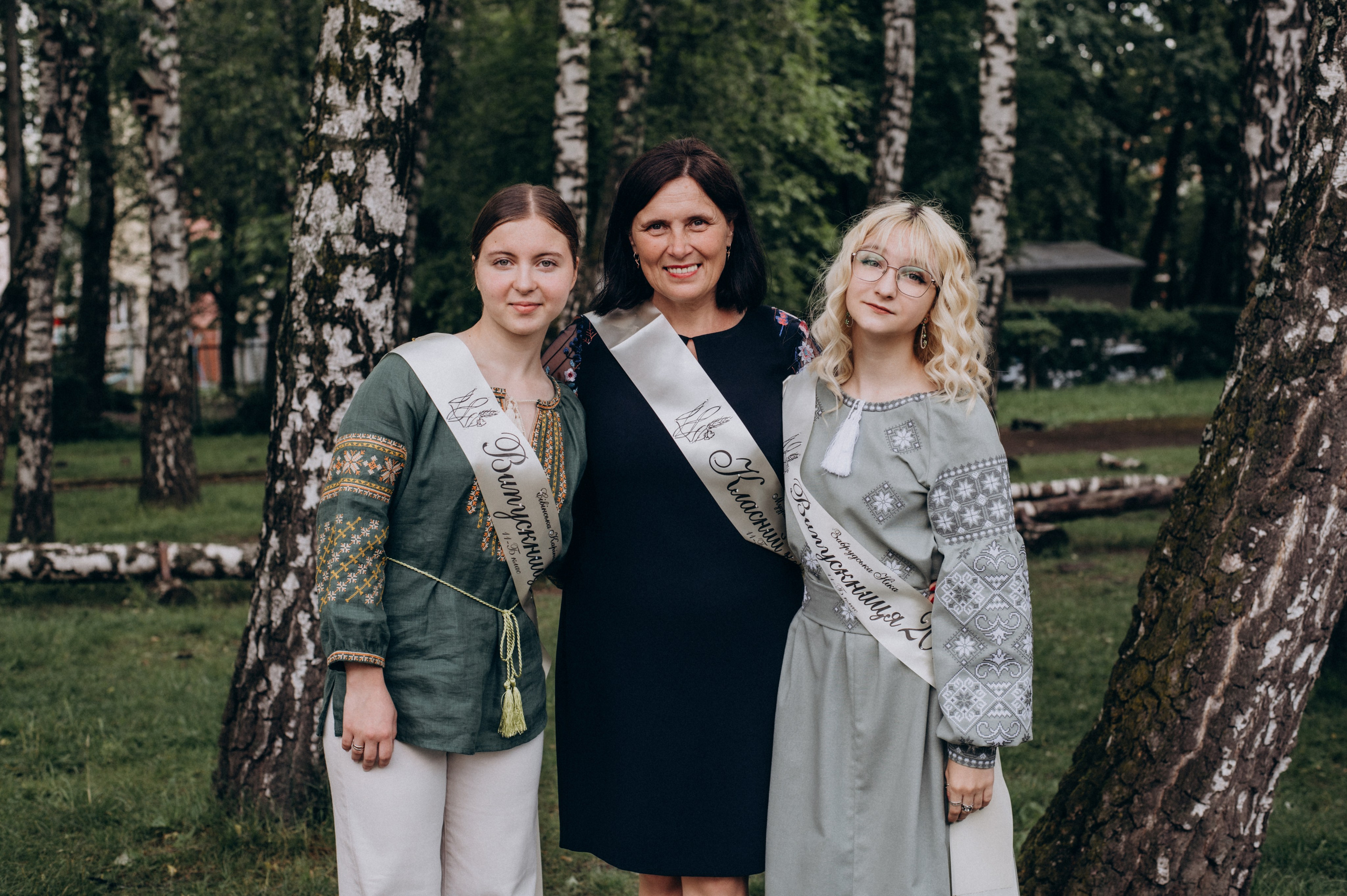 Фотосесія останнього дзвоника, фотосесія випускників Тернопіль, випускний 2024. Сімейний, дитячий та індивідуальний фотограф в м. Тернопіль, м. Львів