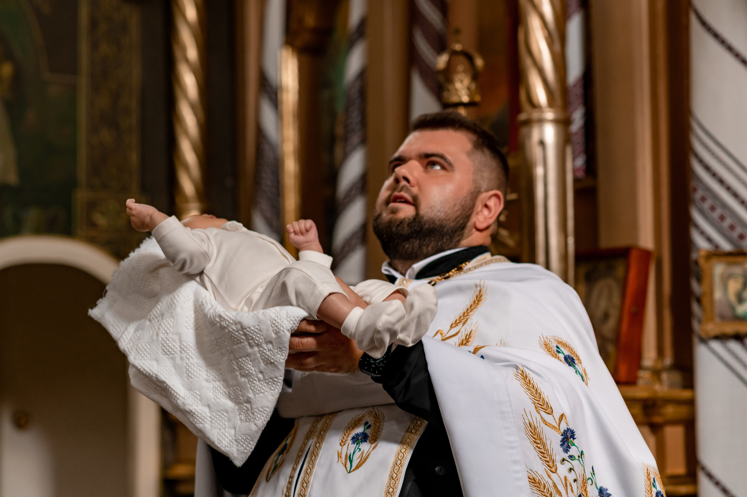 Фотосесія хрестин Тернопіль фотосесія Хрещення, фотограф на Хрестини Тернопіль. Сімейний, дитячий та індивідуальний фотограф в м. Тернопіль, м. Львів