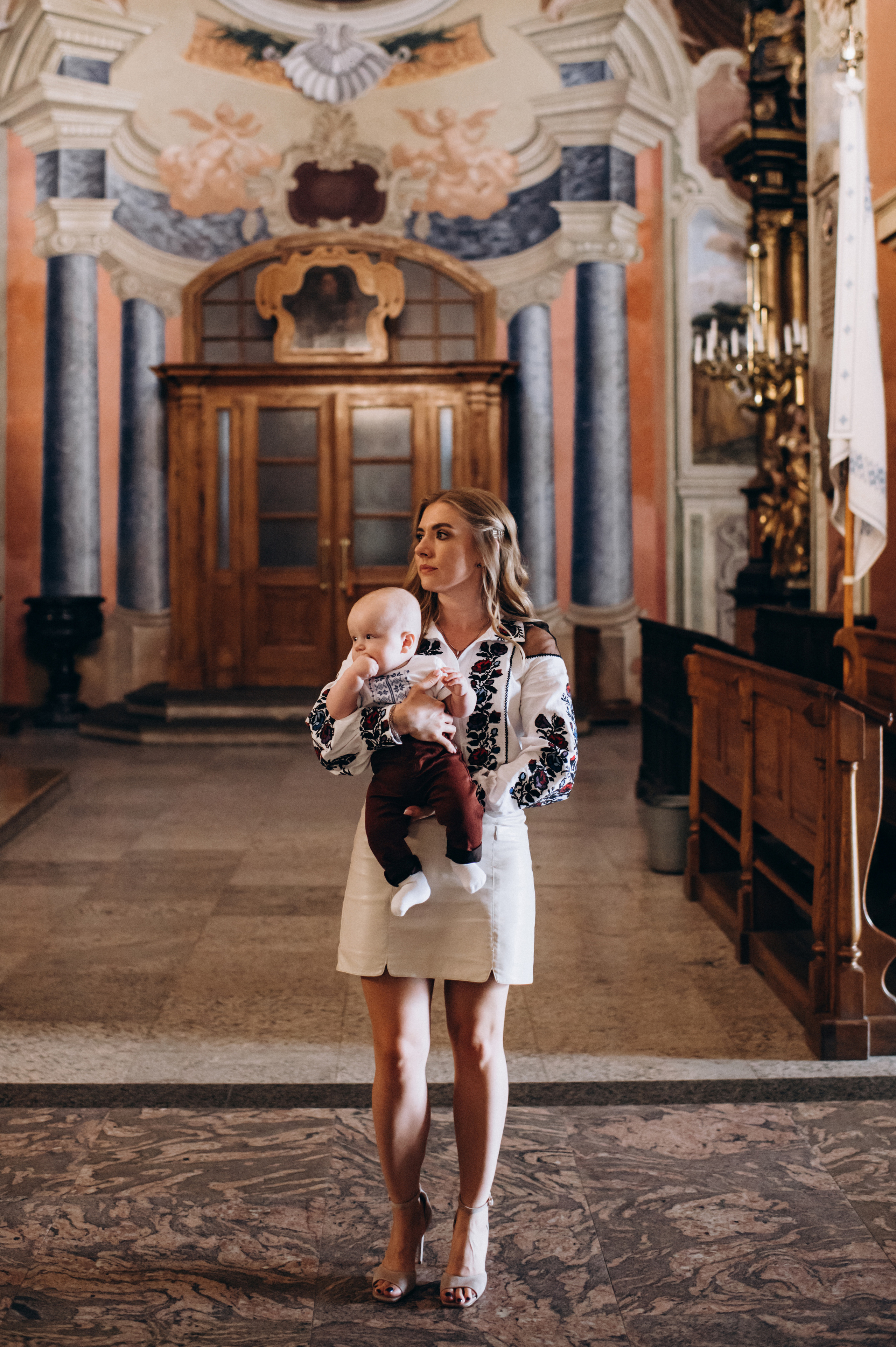 Хрещення Марка, Бернардинський монастир, Львів. Сімейний, дитячий та індивідуальний фотограф в м. Тернопіль, м. Львів