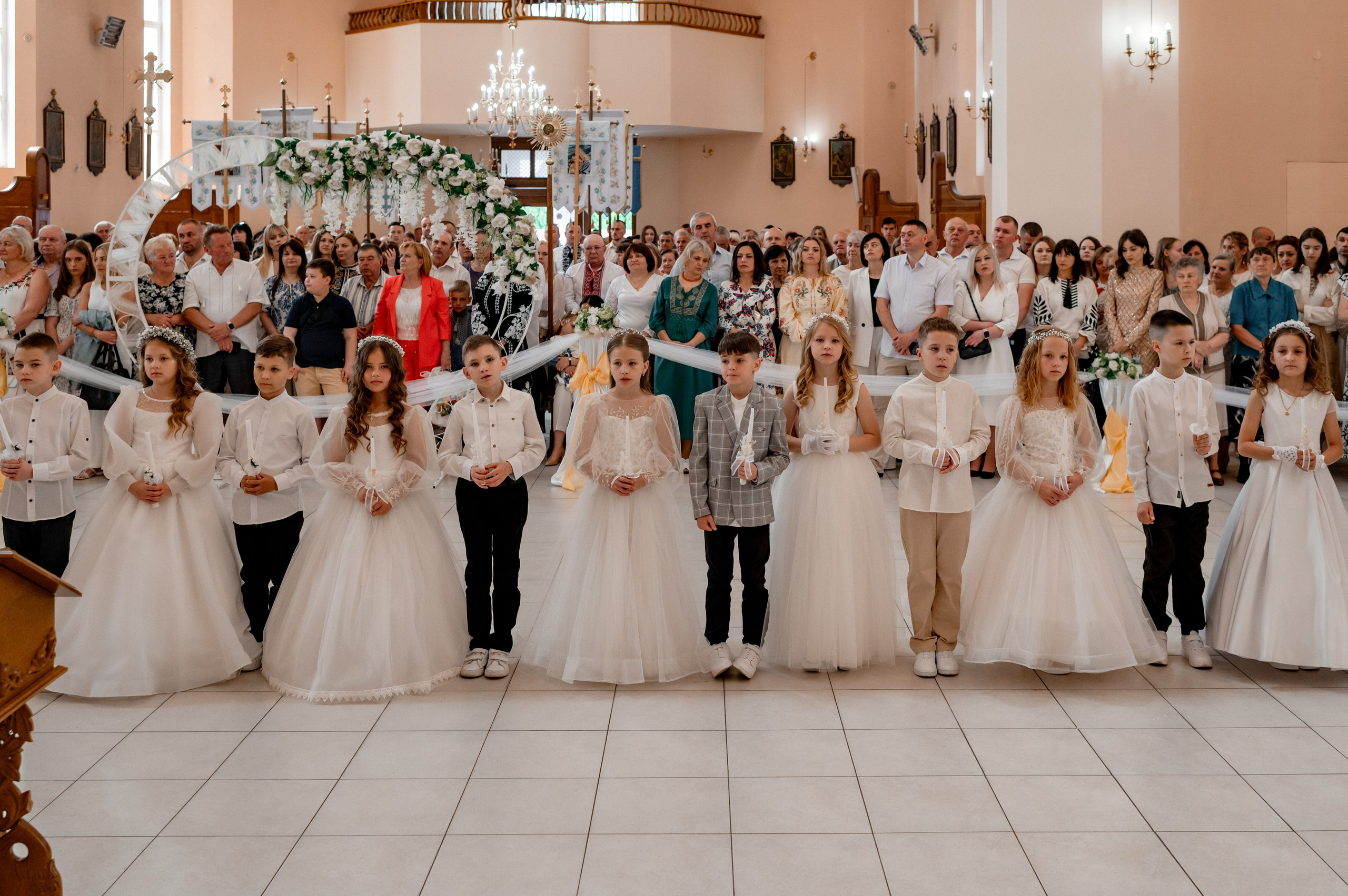 Фотосесія Першого Причастя Тернопіль, зйомка Причастя Тернопіль, Таїнство Першого Причастя Тернопіль, Катедра Причастя Тернопіль. Сімейний, дитячий та індивідуальний фотограф в м. Тернопіль, м. Львів
