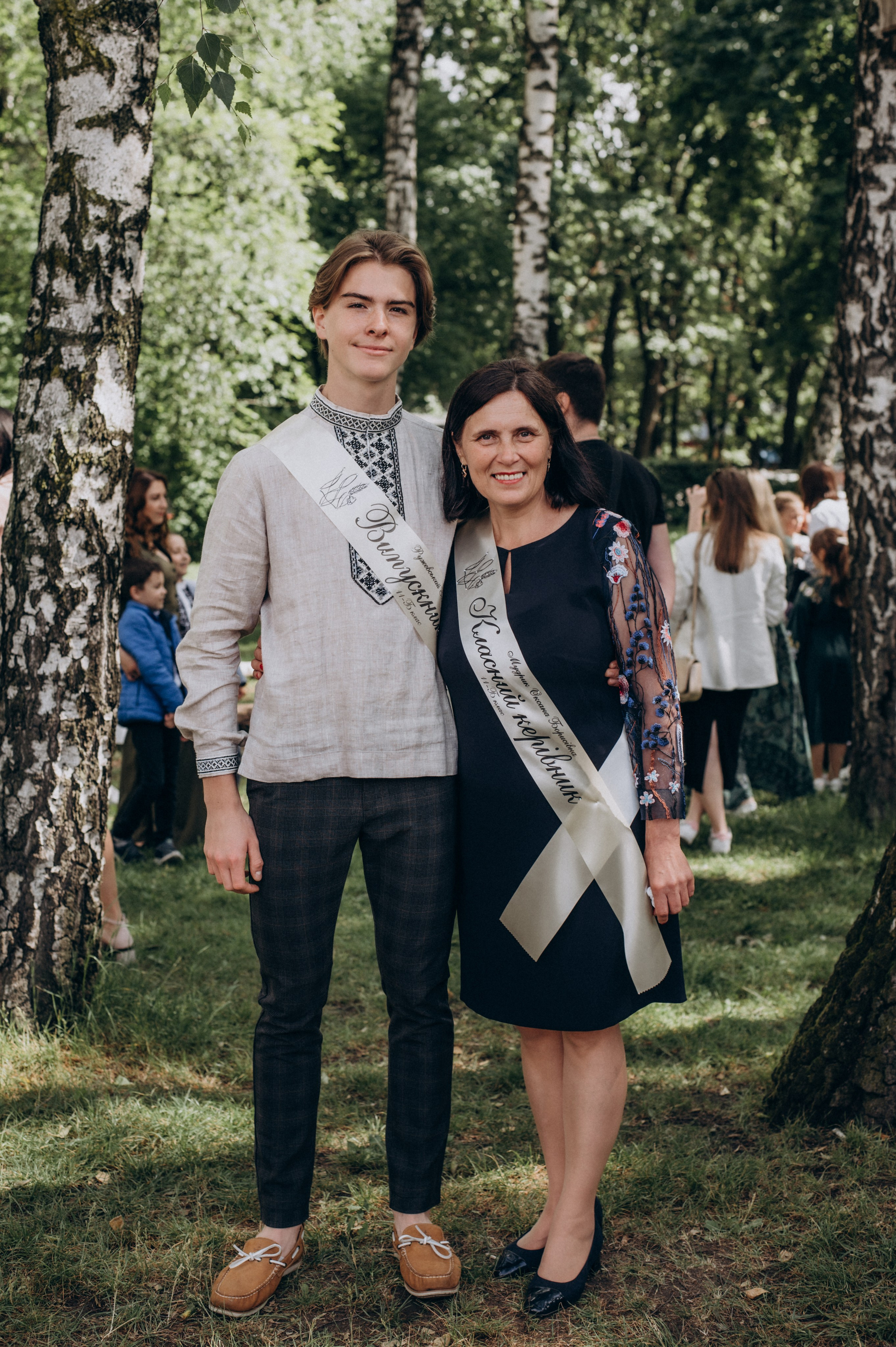 Фотосесія останнього дзвоника, фотосесія випускників Тернопіль, випускний 2024. Сімейний, дитячий та індивідуальний фотограф в м. Тернопіль, м. Львів