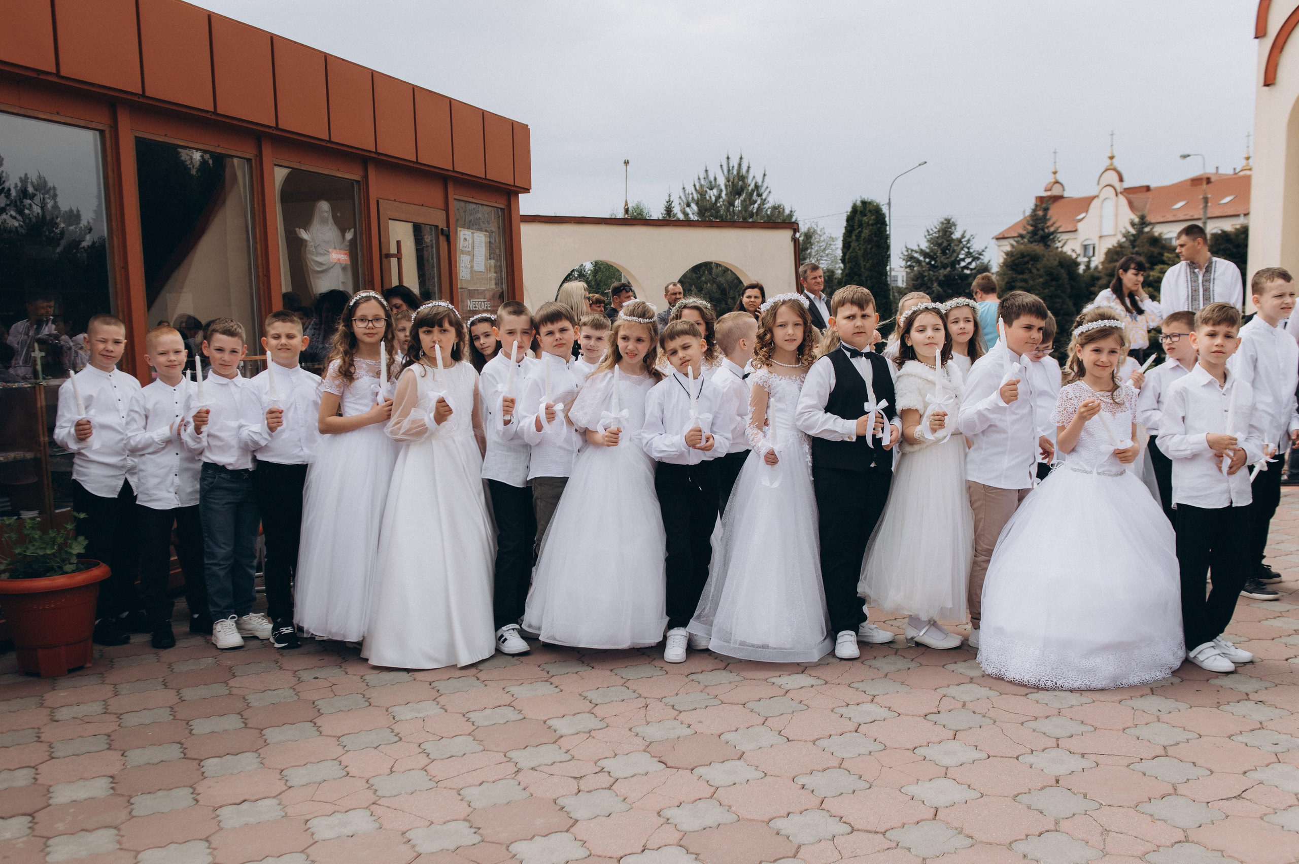 Фотосесія Причастя Тернопіль, зйомка Причастя, фотограф на Причастя Тернопіль, Причастя Львів, церква Петра і Павла. Сімейний, дитячий та індивідуальний фотограф в м. Тернопіль, м. Львів