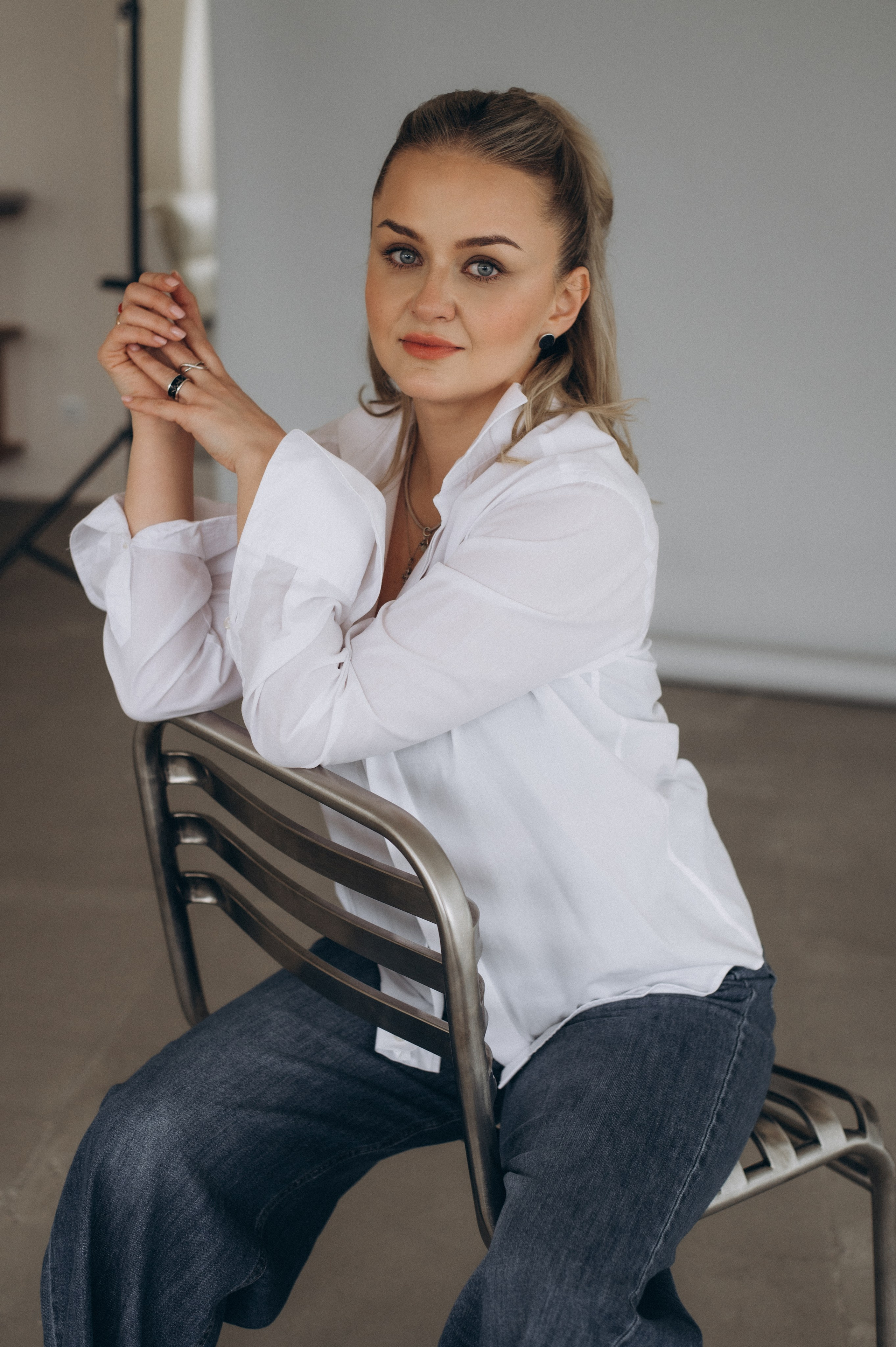 Індивідуальна фотосесія Тернопіль, портретний фотограф Тернопіль, портретна фотосесія, фотосесія у студії, фотосесія лікаря ендокринолога. Сімейний, дитячий та індивідуальний фотограф в м. Тернопіль, м. Львів