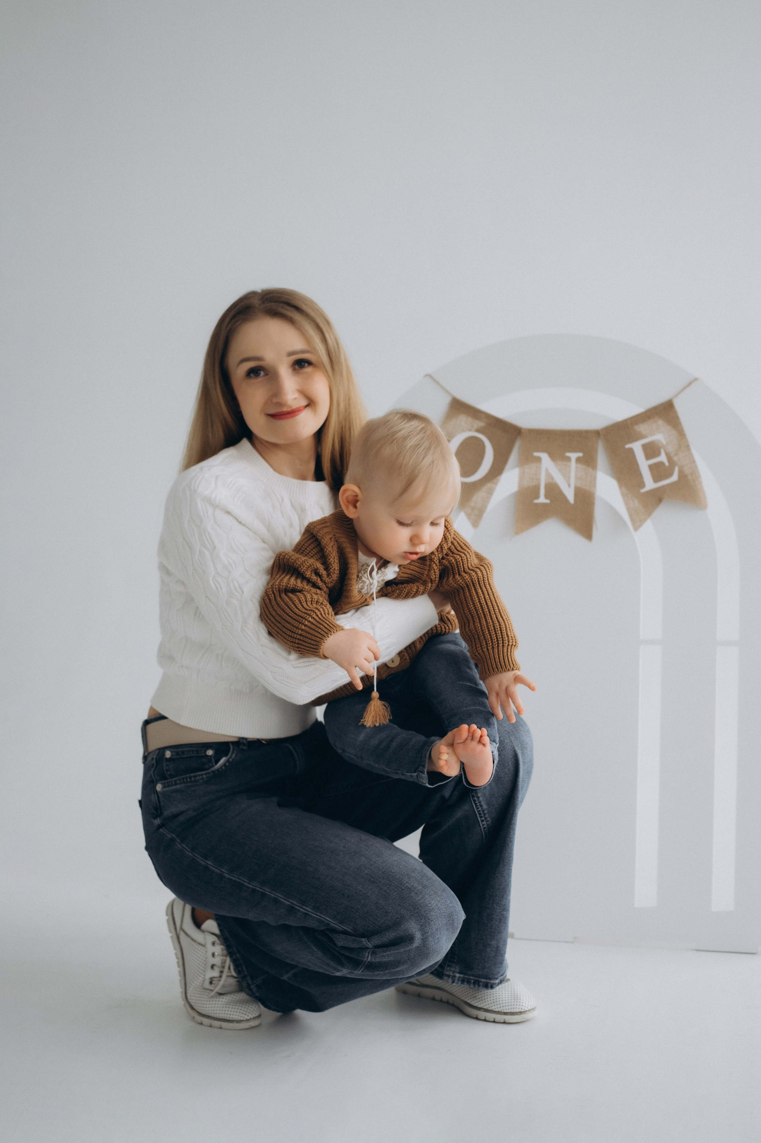 Зйомка дня народження дитини, фотосесія 1 рік Тернопіль, сімейний фотограф Тернопіль, сімейна фотосесія Тернопіль, перший тортик малюка. Сімейний, дитячий та індивідуальний фотограф в м. Тернопіль, м. Львів