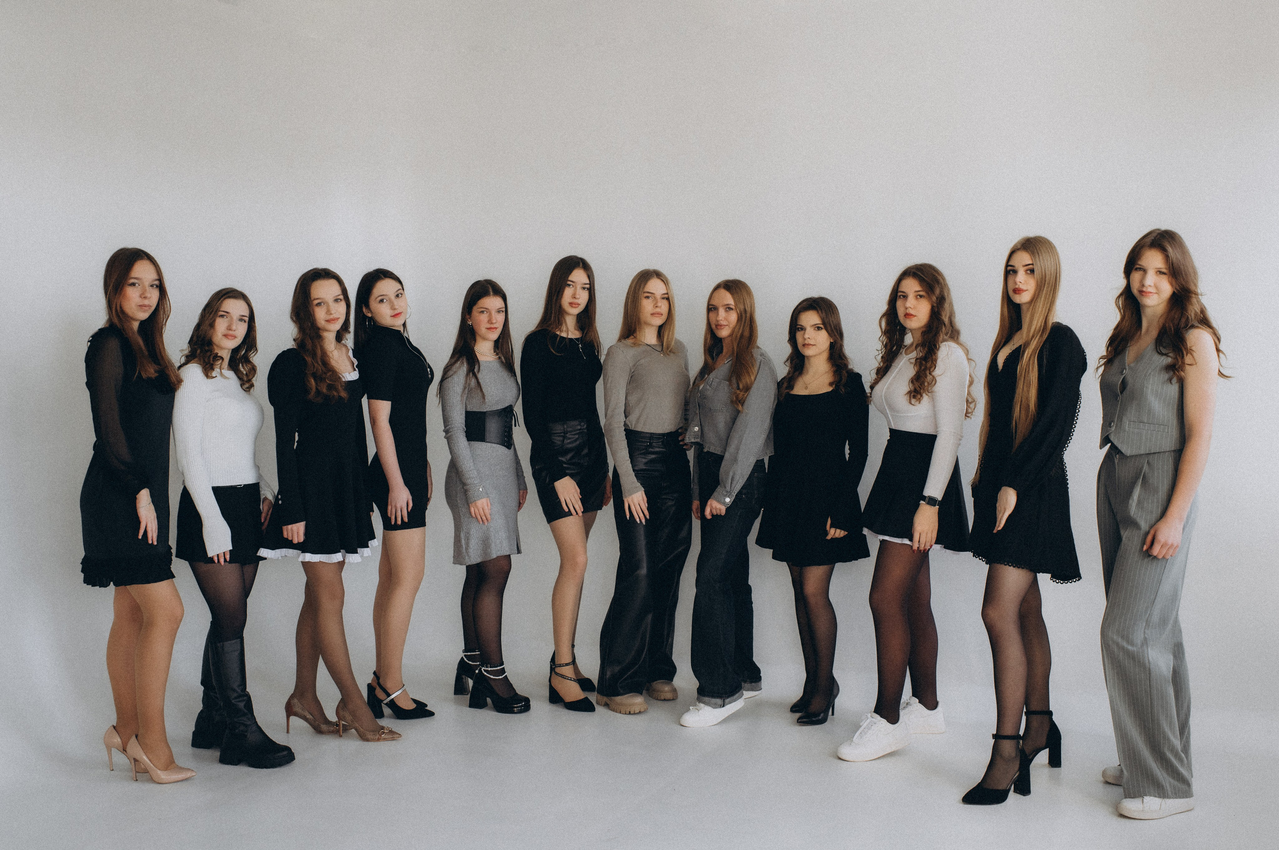 Фотосесія випускників, фотосесія на віньєтки Тернопіль, випускники Тернопіль, випуск 2025. Сімейний, дитячий та індивідуальний фотограф в м. Тернопіль, м. Львів