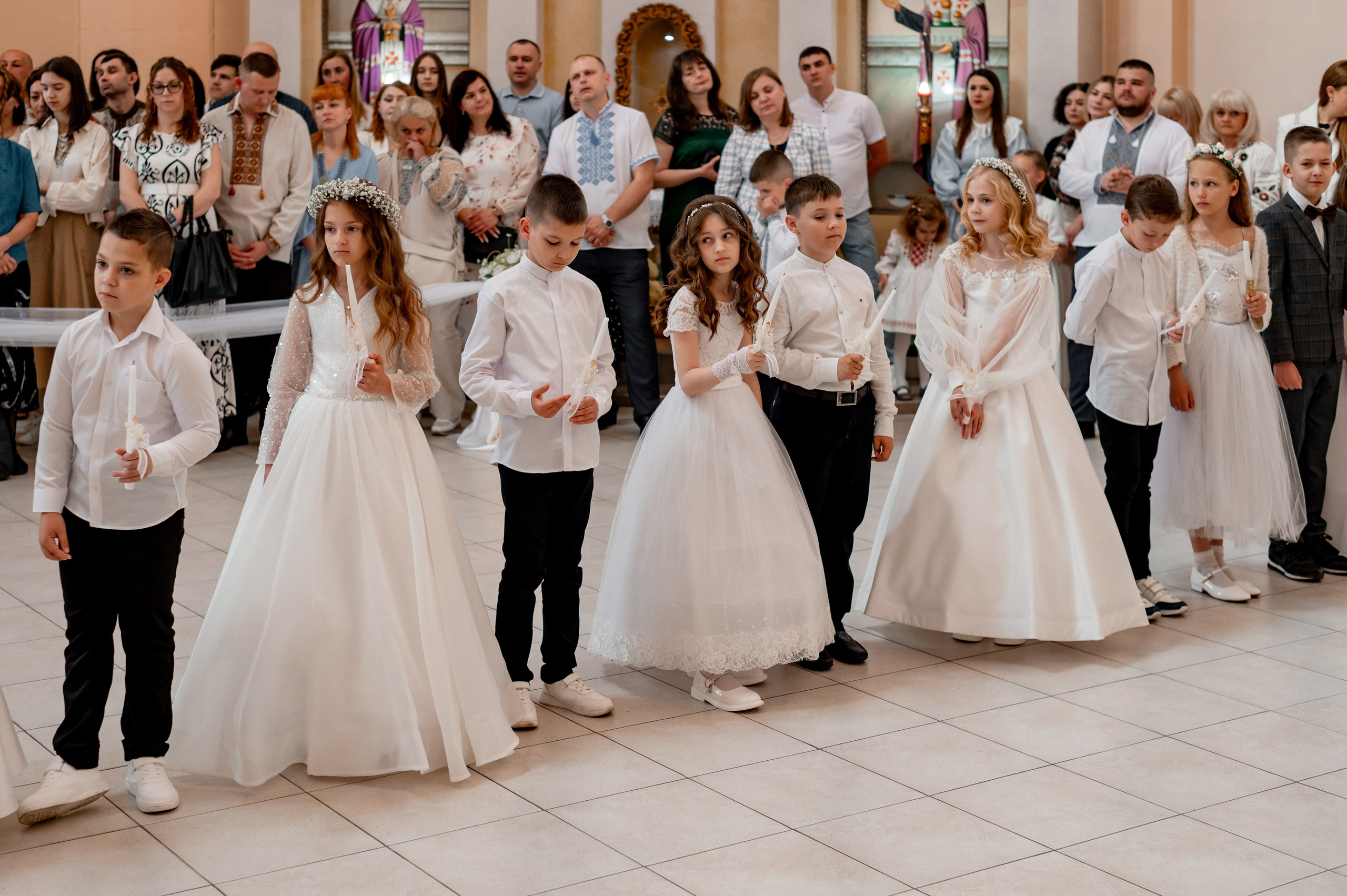 Фотосесія Першого Причастя Тернопіль, зйомка Причастя Тернопіль, Таїнство Першого Причастя Тернопіль, Катедра Причастя Тернопіль. Сімейний, дитячий та індивідуальний фотограф в м. Тернопіль, м. Львів