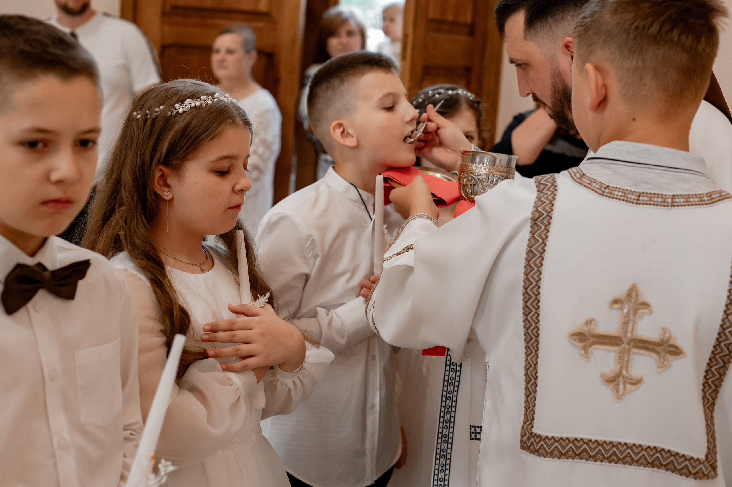 Фотосесія Першого Причастя Тернопіль, зйомка Причастя Тернопіль, Таїнство Першого Причастя Тернопіль, Катедра Причастя Тернопіль. Сімейний, дитячий та індивідуальний фотограф в м. Тернопіль, м. Львів