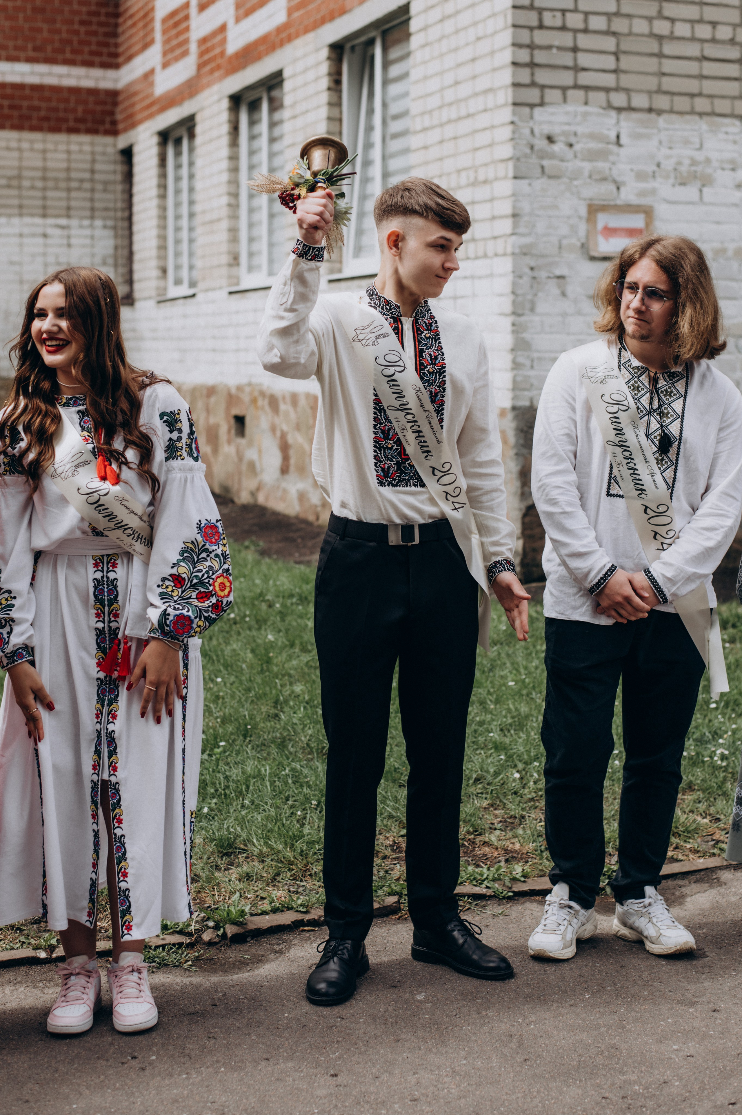 Фотосесія останнього дзвоника, фотосесія випускників Тернопіль, випускний 2024. Сімейний, дитячий та індивідуальний фотограф в м. Тернопіль, м. Львів