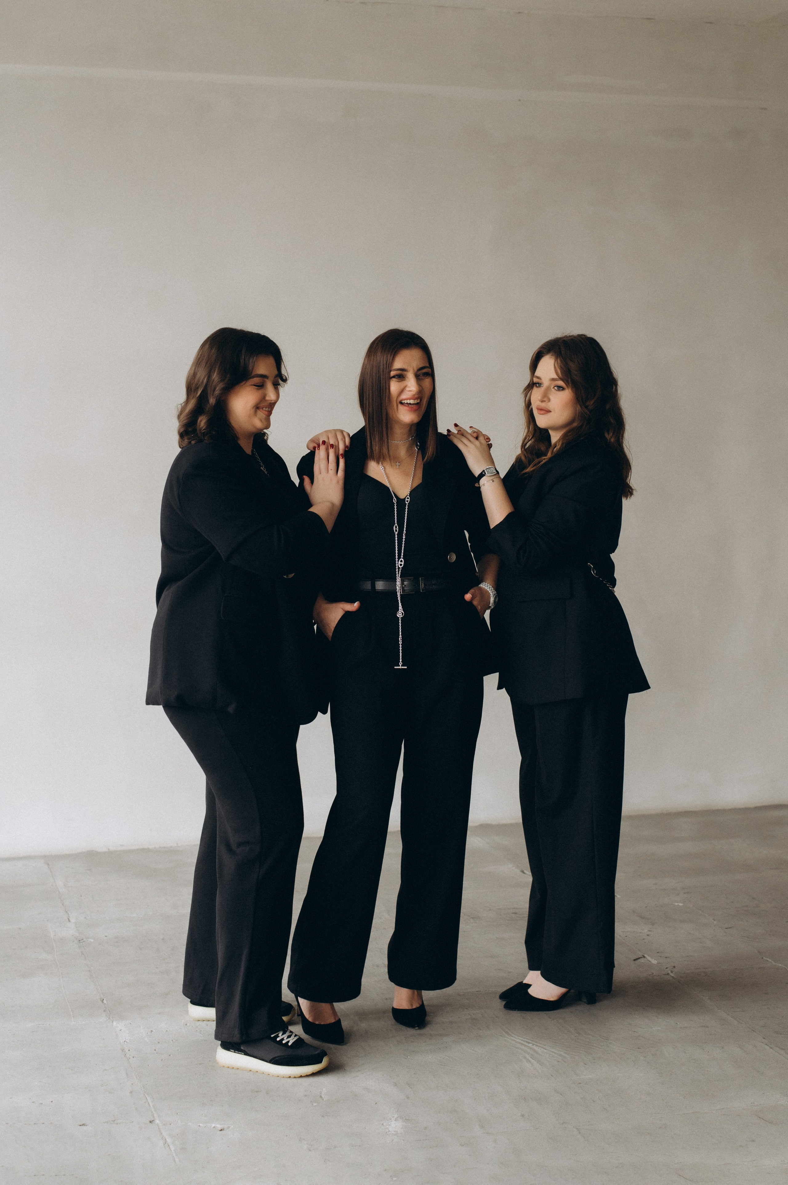 Сімейна фотосесія мами і донечок, сімейний фотограф Тернопіль, портретний фотограф Тернопіль, портретна фотосесія Львів. Сімейний, дитячий та індивідуальний фотограф в м. Тернопіль, м. Львів