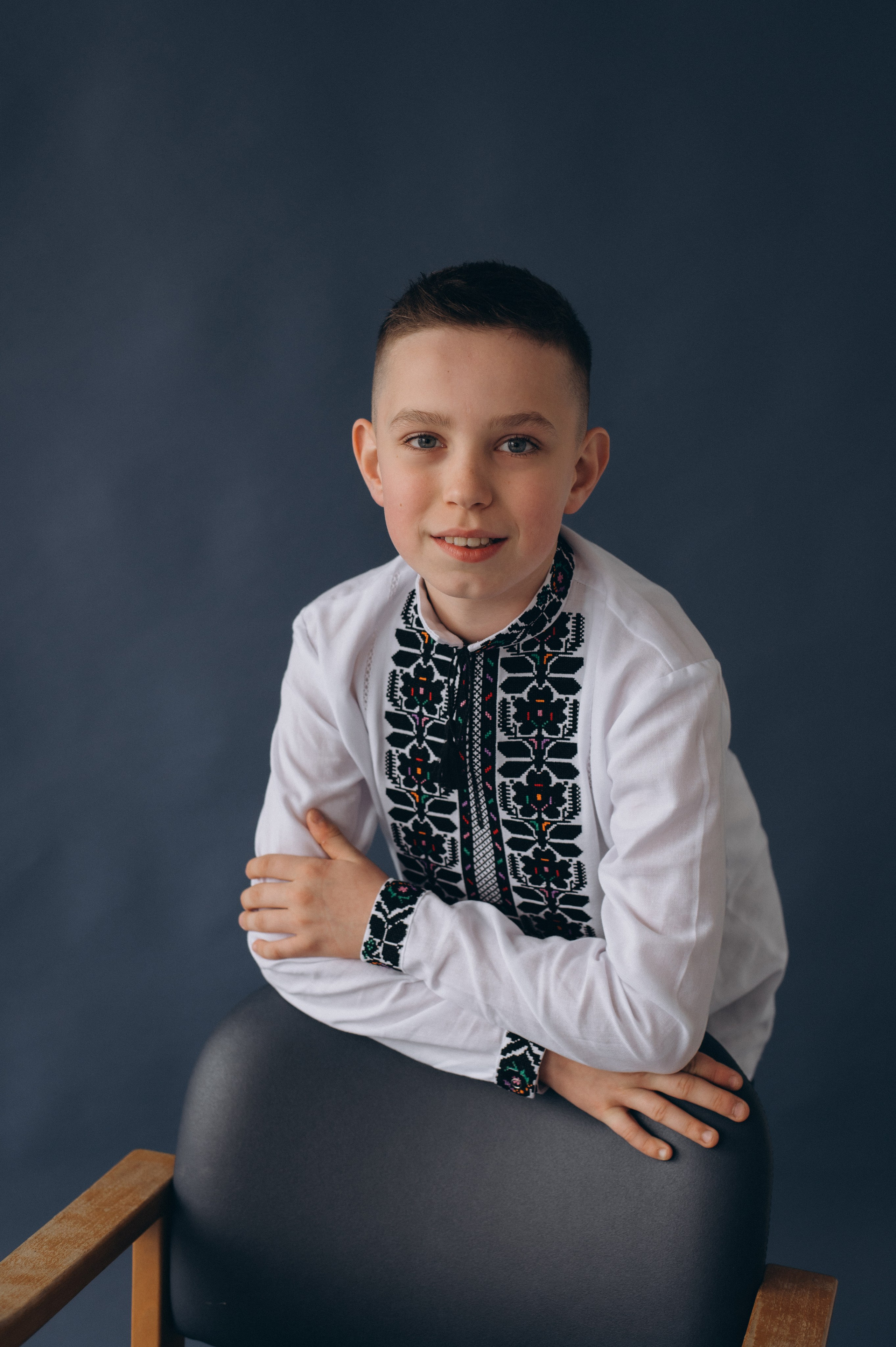 Шкільна фотосесія на віньєтки Тернопіль, фотосесія випускників Тернопіль, зйомка на віньєтки, шкільні фотоальбоми Тернопіль. Сімейний, дитячий та індивідуальний фотограф в м. Тернопіль, м. Львів