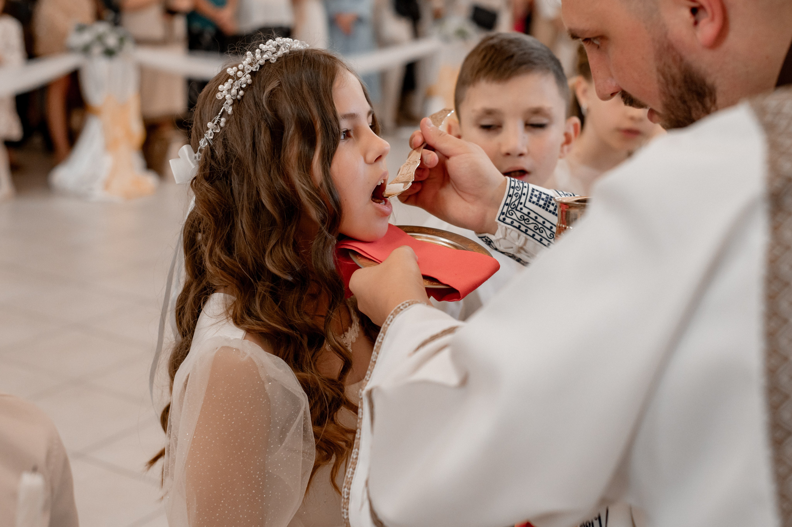 Фотосесія Першого Причастя Тернопіль, зйомка Причастя Тернопіль, Таїнство Першого Причастя Тернопіль, Катедра Причастя Тернопіль. Сімейний, дитячий та індивідуальний фотограф в м. Тернопіль, м. Львів