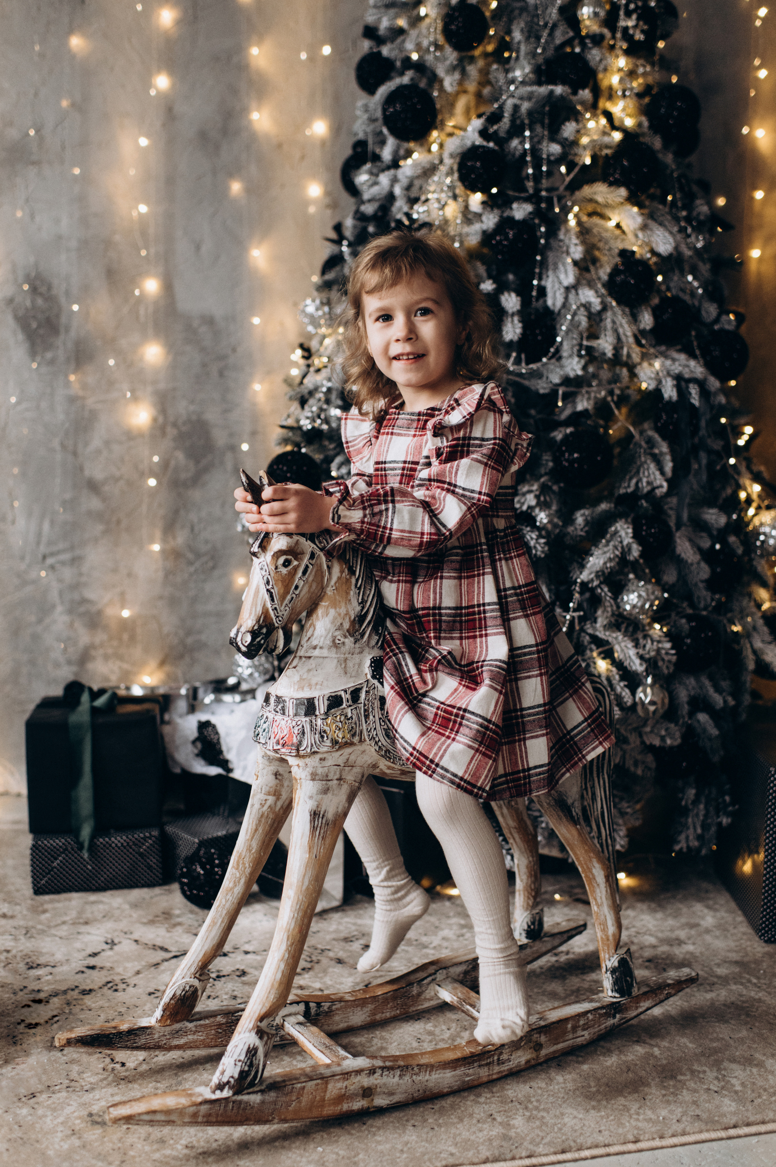 Новорічна сімейна зйомка у студії. Сімейний, дитячий та індивідуальний фотограф в м. Тернопіль, м. Львів