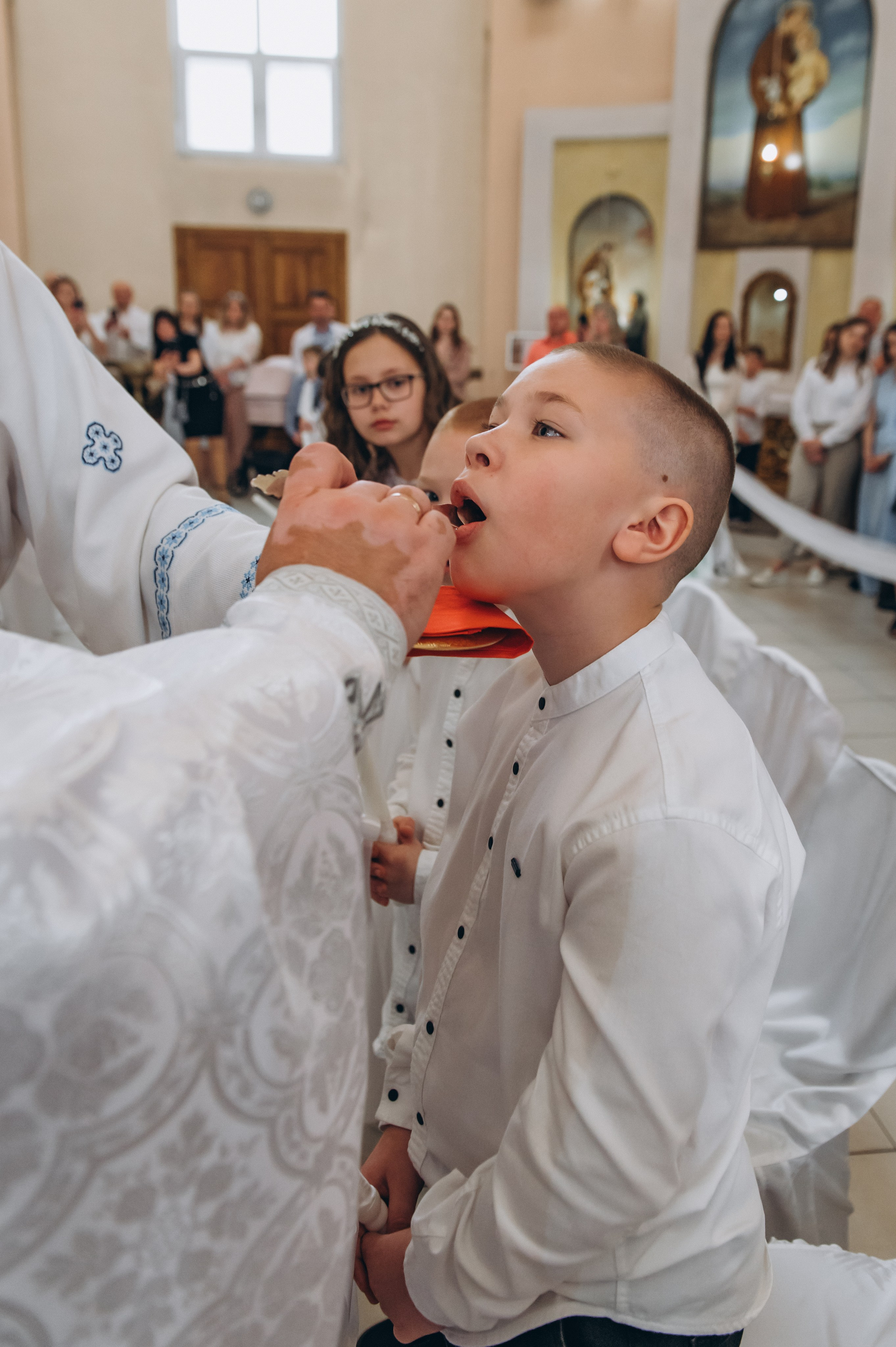 Фотосесія Причастя Тернопіль, зйомка Причастя, фотограф на Причастя Тернопіль, Причастя Львів, церква Петра і Павла. Сімейний, дитячий та індивідуальний фотограф в м. Тернопіль, м. Львів